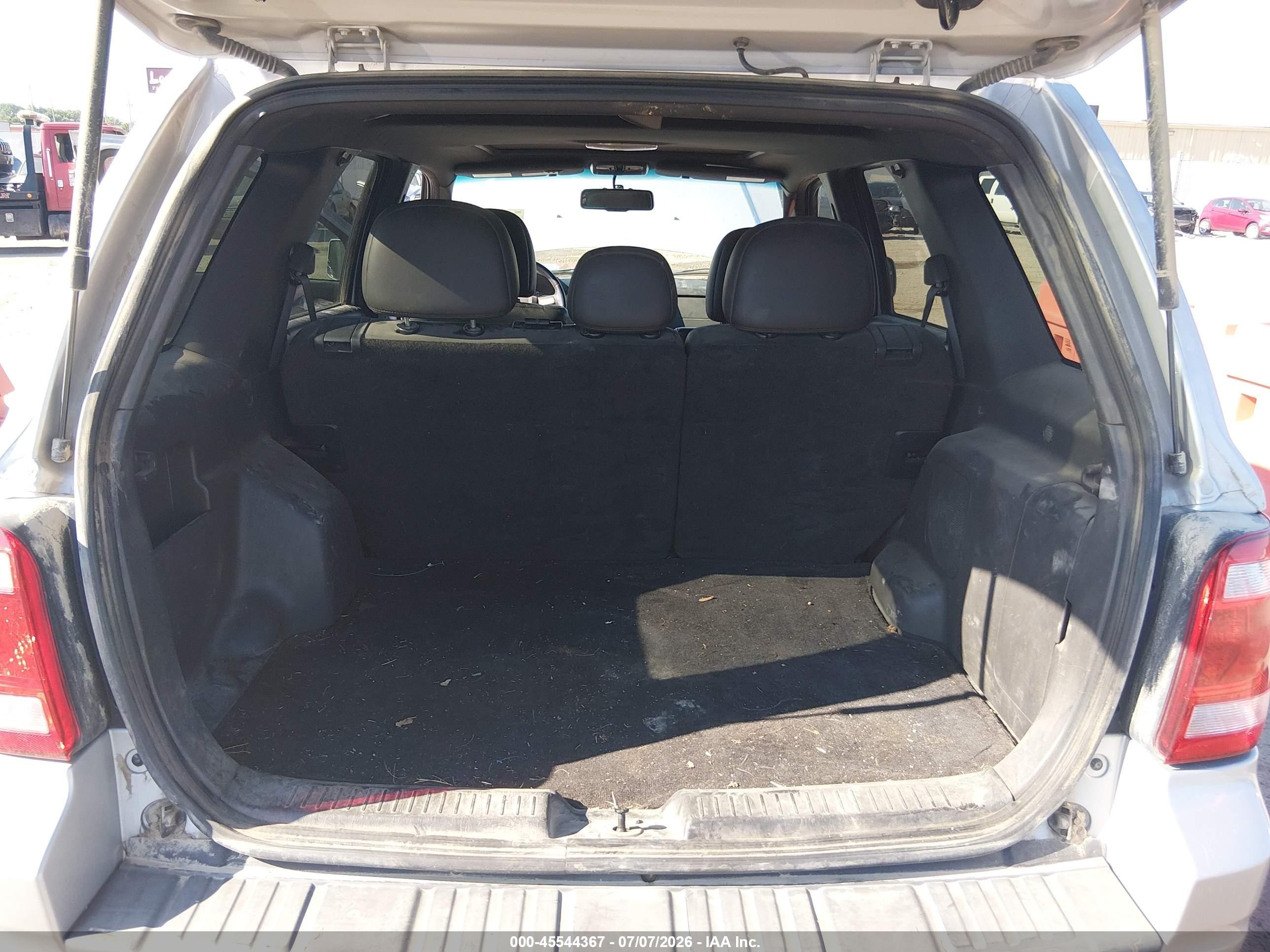 2011 Ford Escape Limited Серебряный vin: 1FMCU0EG1BKA56149