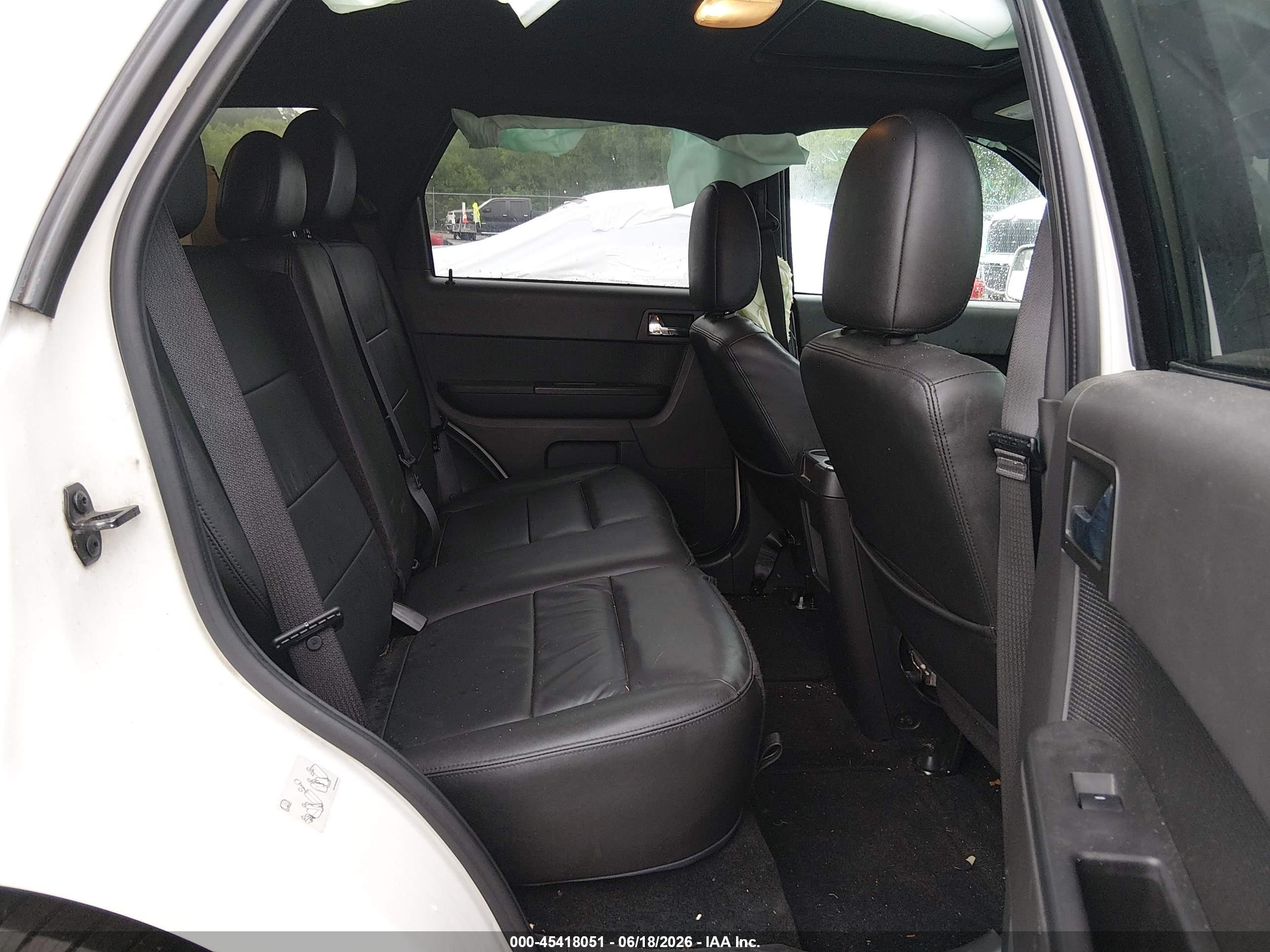 2011 Ford Escape Limited White vin: 1FMCU0EG1BKC40121
