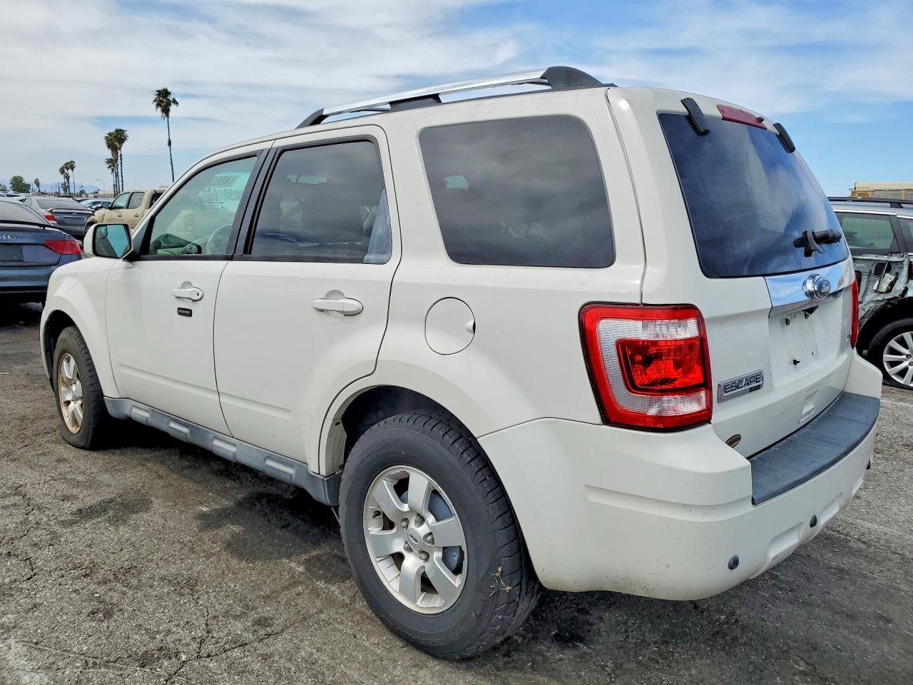 2010 Ford Escape Limited White vin: 1FMCU0EG2AKD10014