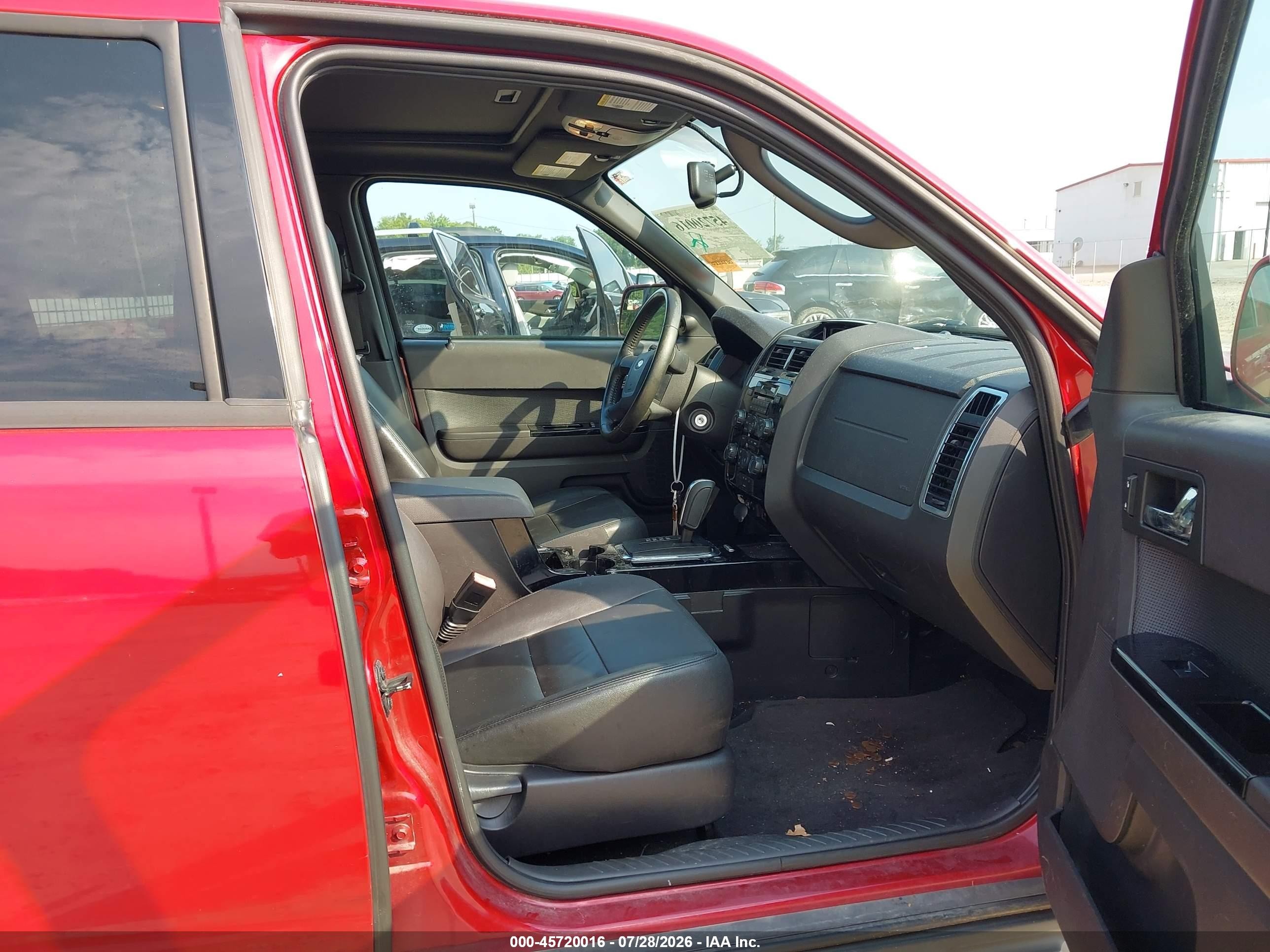 2011 Ford Escape Limited Red vin: 1FMCU0EG2BKB84920
