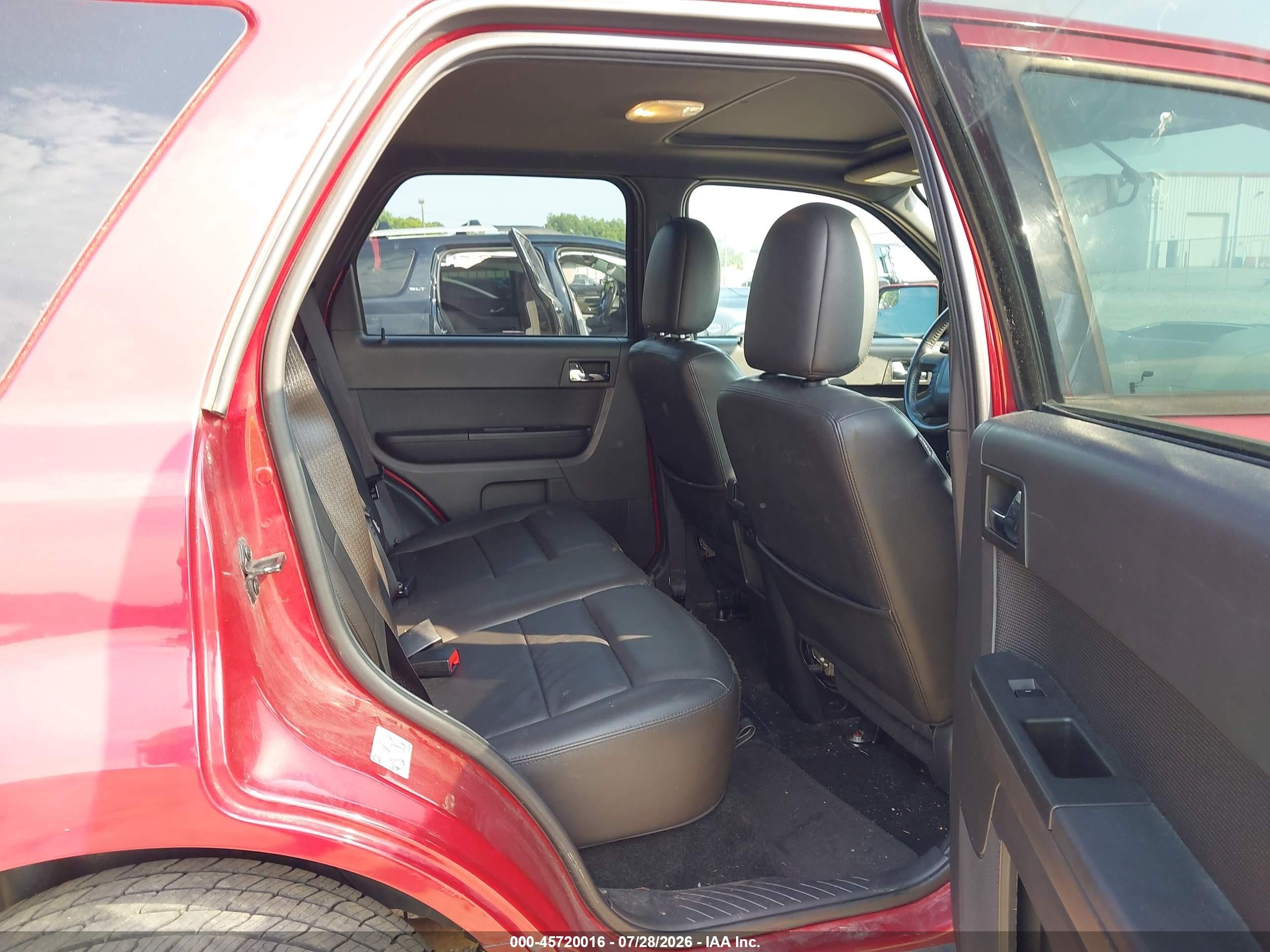 2011 Ford Escape Limited Red vin: 1FMCU0EG2BKB84920