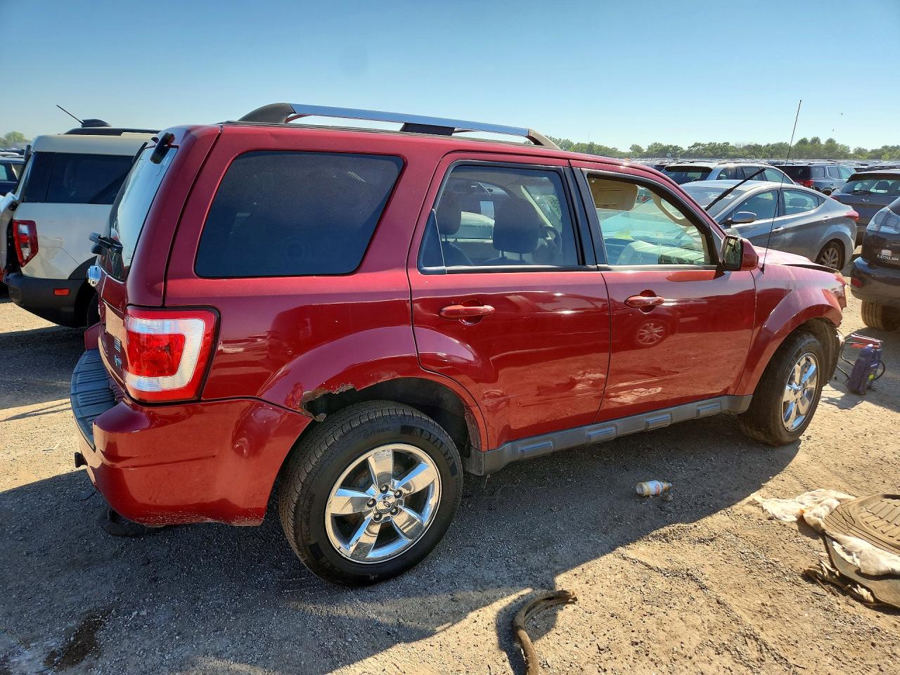 2011 Ford Escape Limited Red vin: 1FMCU0EG2BKB90376