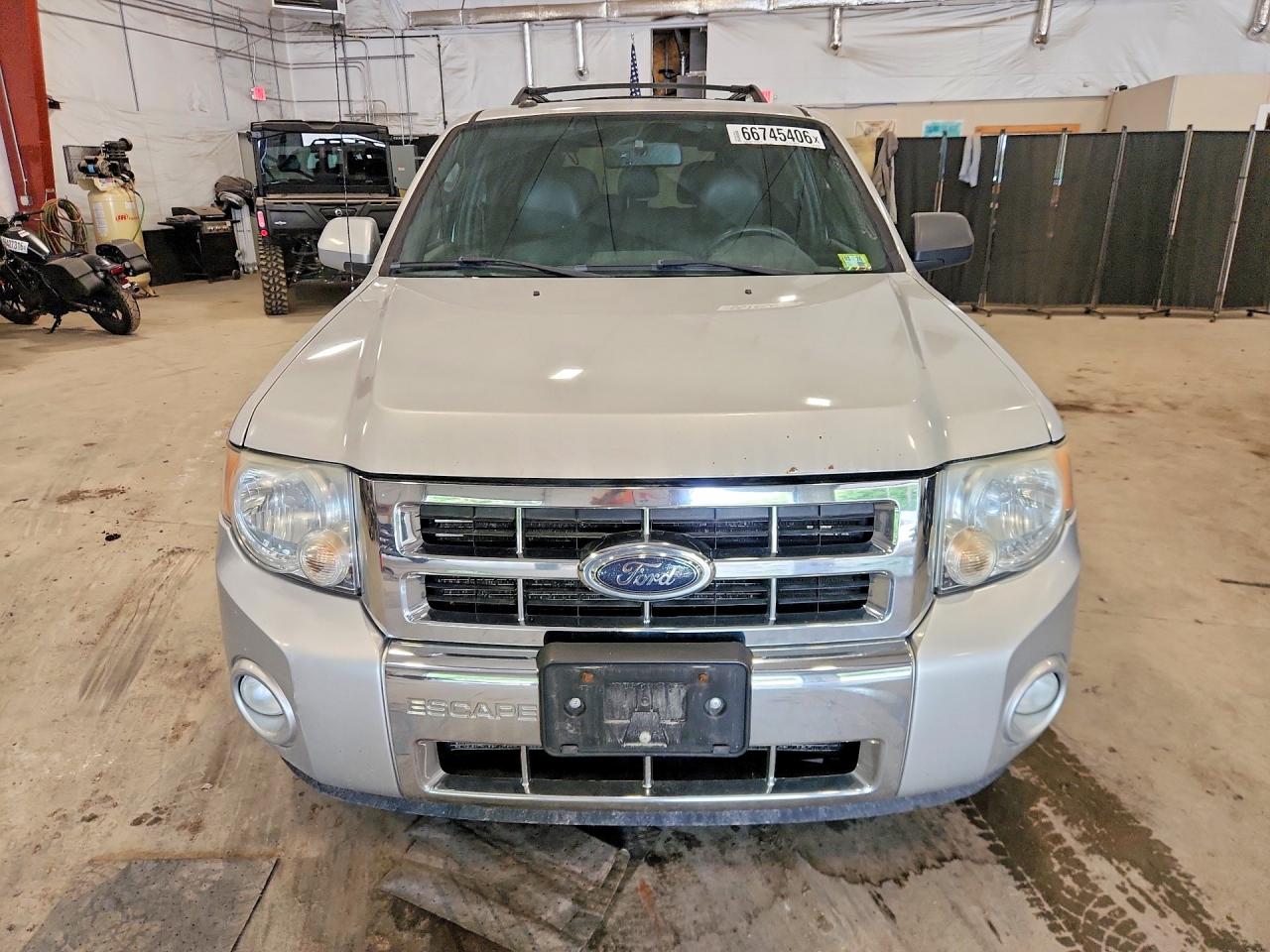 2010 Ford Escape Limited Silver vin: 1FMCU0EG3AKA01684