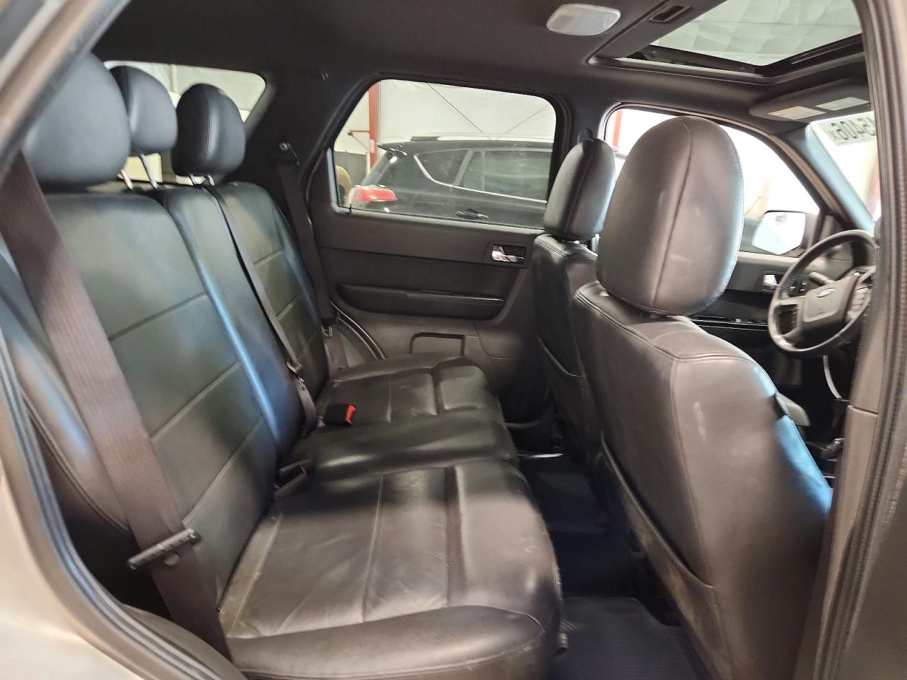 2010 Ford Escape Limited Silver vin: 1FMCU0EG3AKA01684