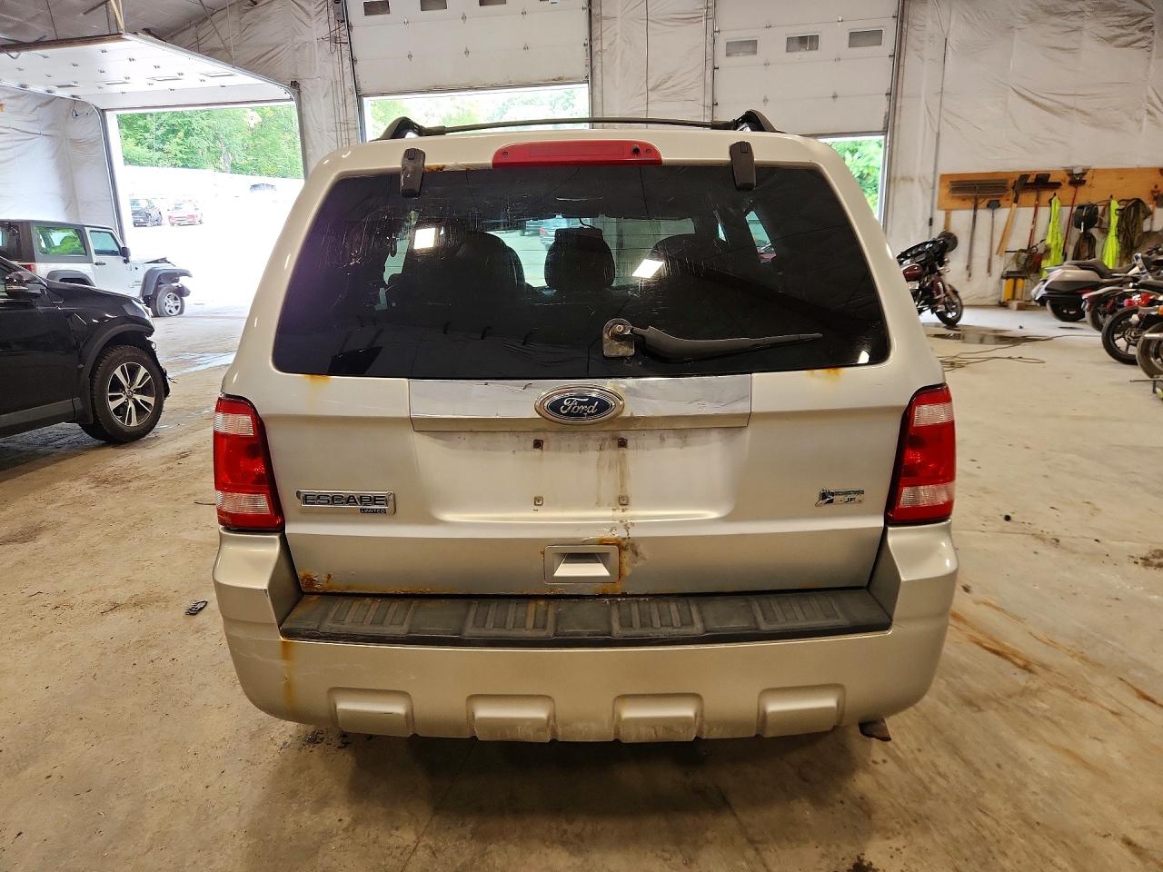 2010 Ford Escape Limited Silver vin: 1FMCU0EG3AKA01684