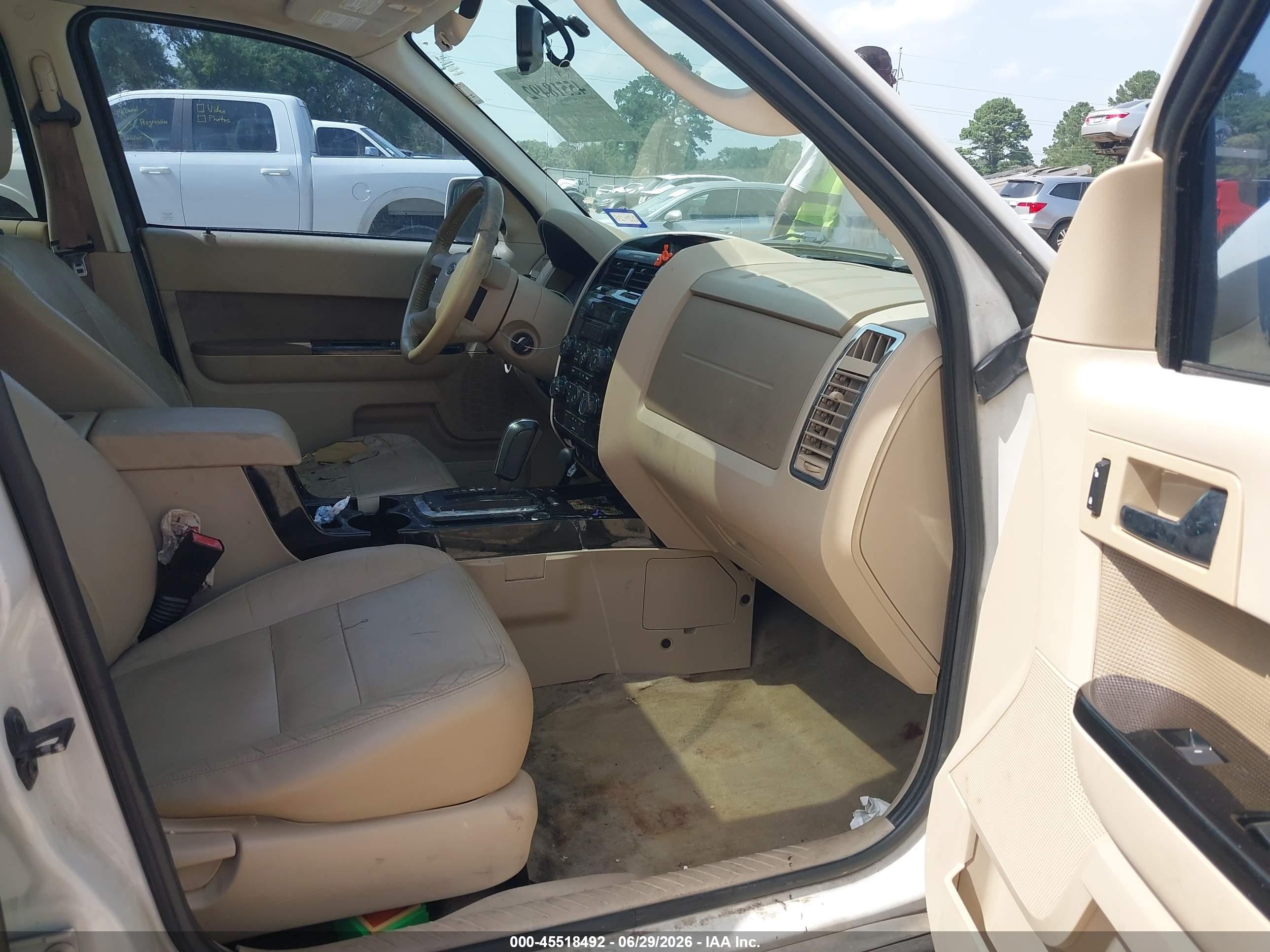 2010 Ford Escape Limited White vin: 1FMCU0EG3AKA30554