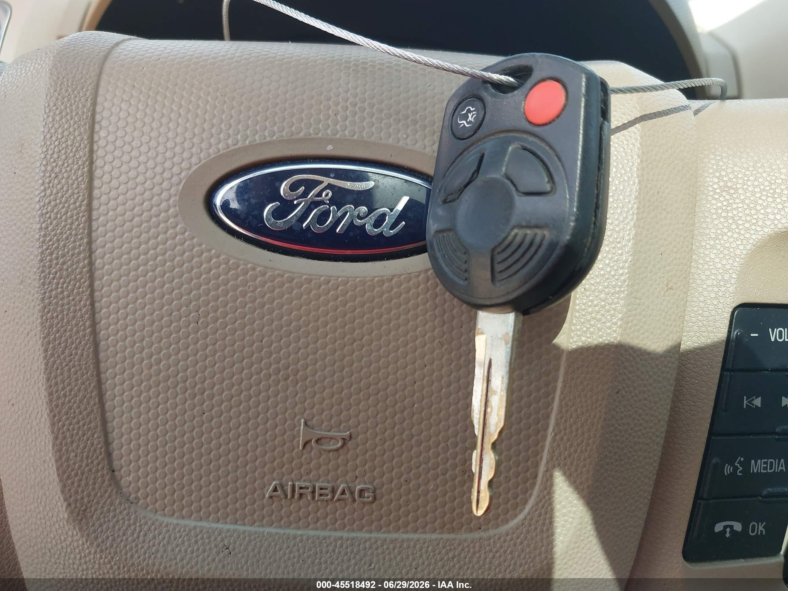 2010 Ford Escape Limited White vin: 1FMCU0EG3AKA30554