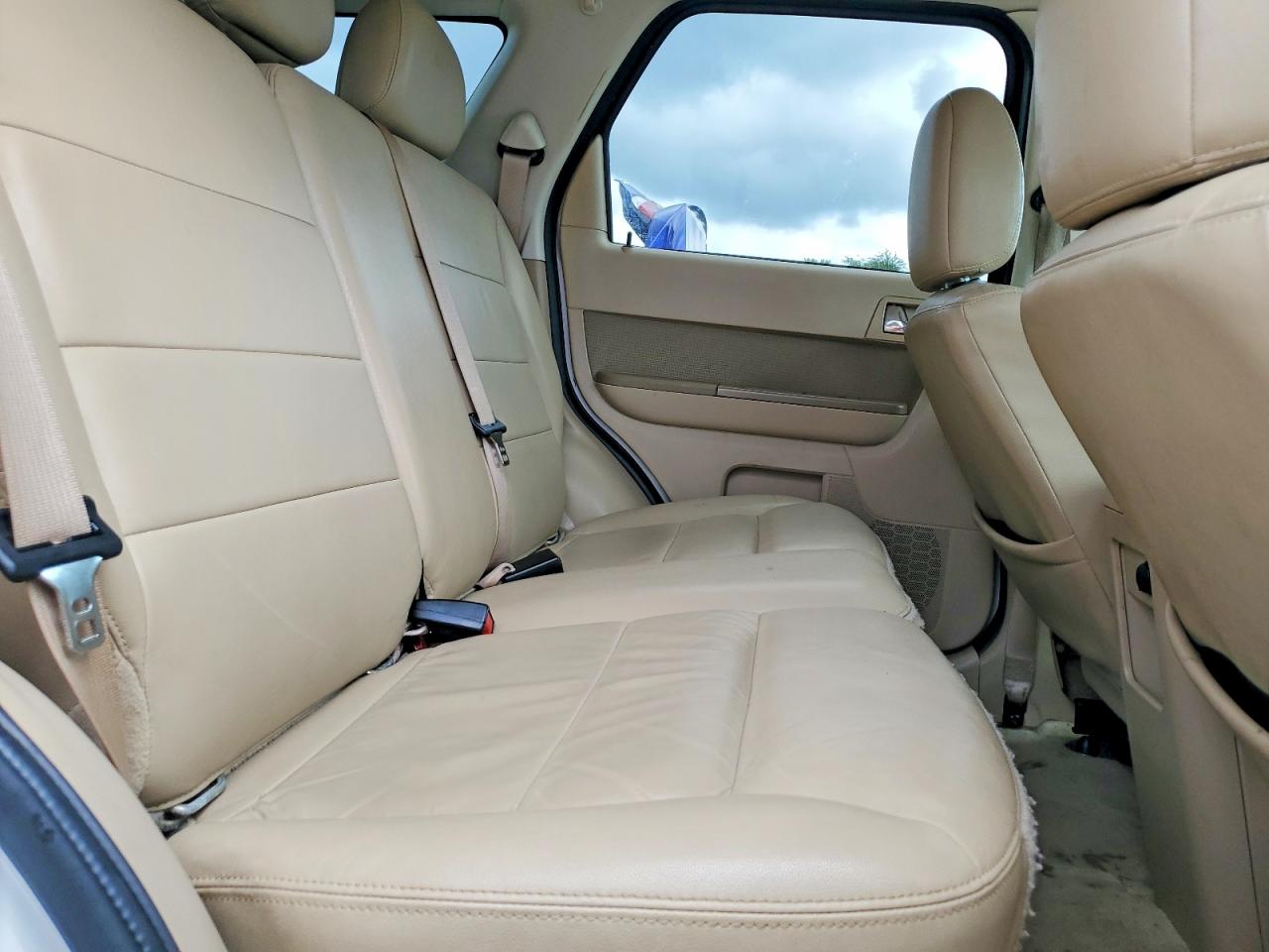 2010 Ford Escape Limited White vin: 1FMCU0EG3AKB95746