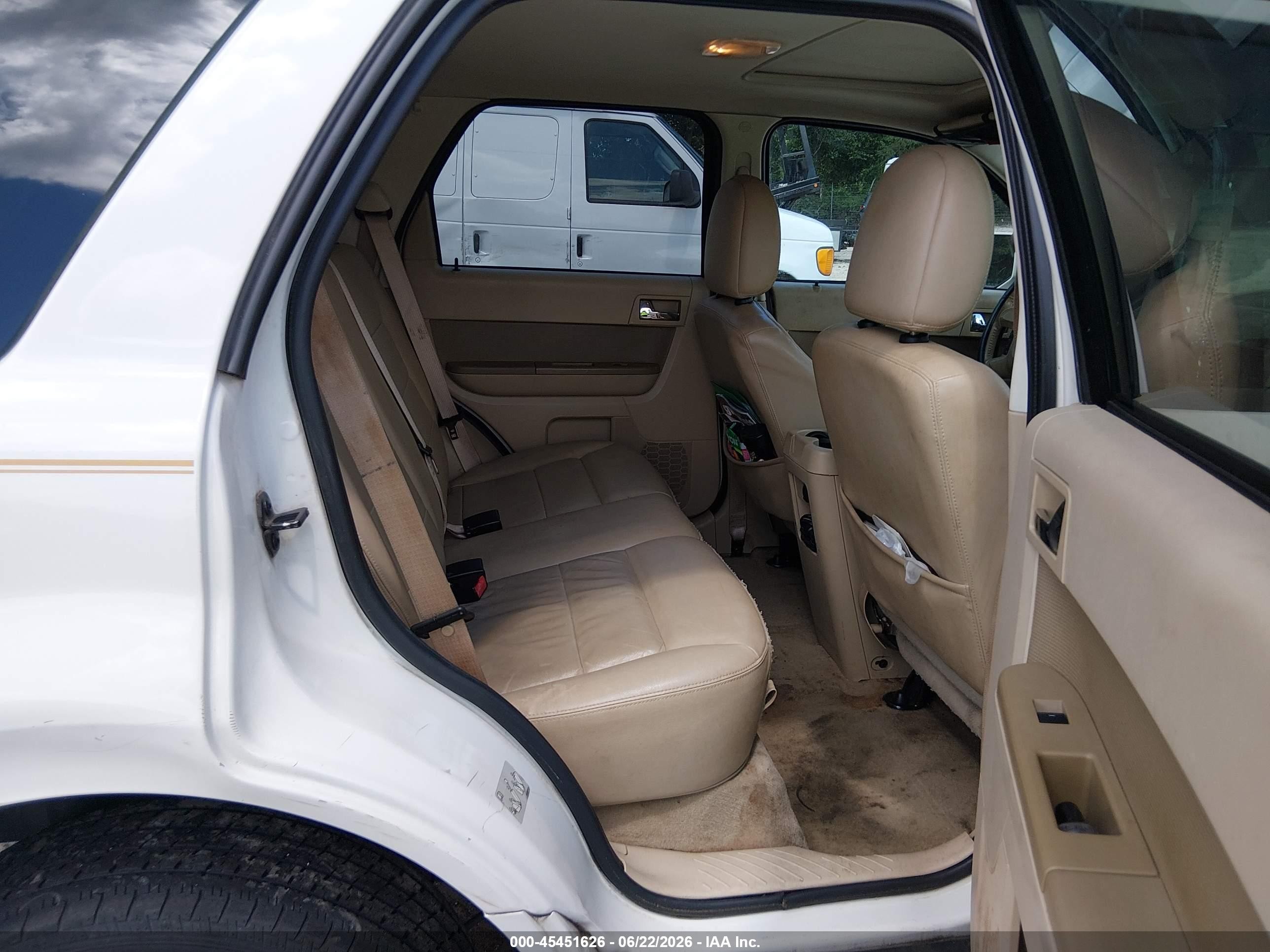 2011 Ford Escape Limited White vin: 1FMCU0EG3BKC47751