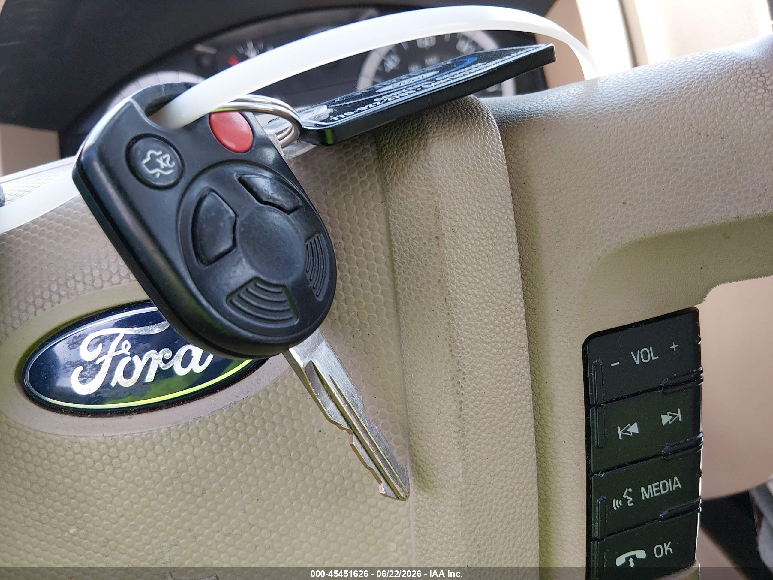 2011 Ford Escape Limited White vin: 1FMCU0EG3BKC47751