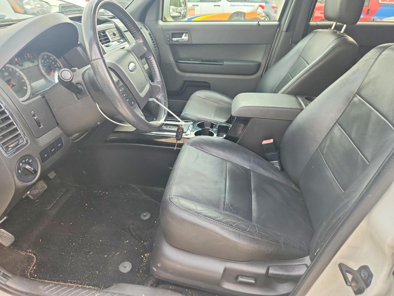 2011 Ford Escape Limited White vin: 1FMCU0EG4BKA71793