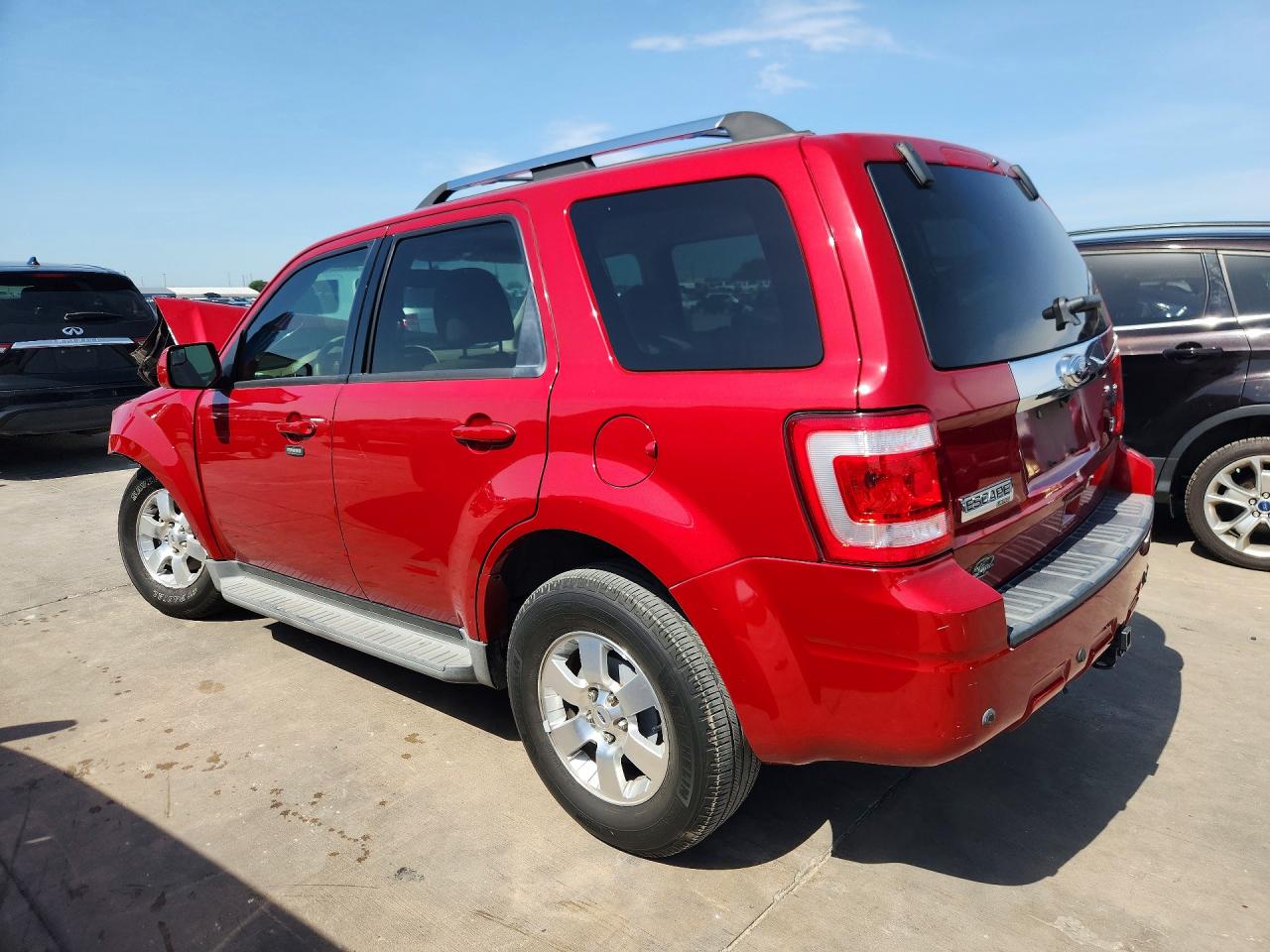 2011 Ford Escape Limited Red vin: 1FMCU0EG6BKA55417