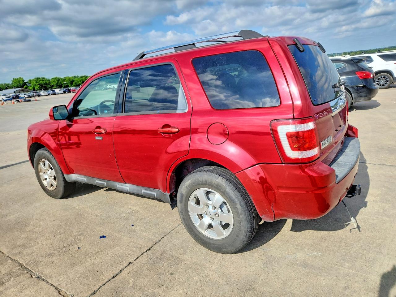 2011 Ford Escape Limited Red vin: 1FMCU0EG6BKB48471