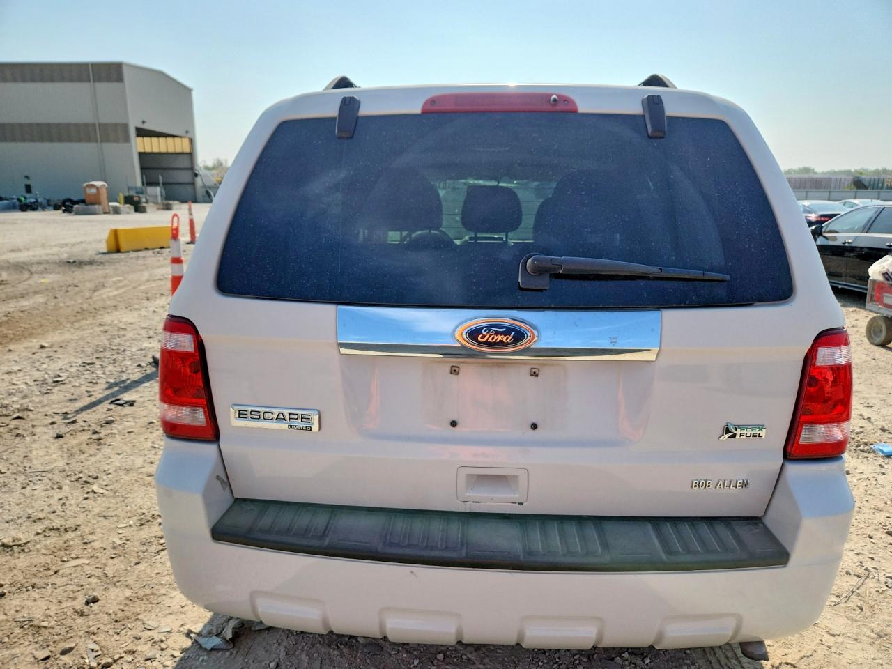 2010 Ford Escape Limited White vin: 1FMCU0EG7AKB91098