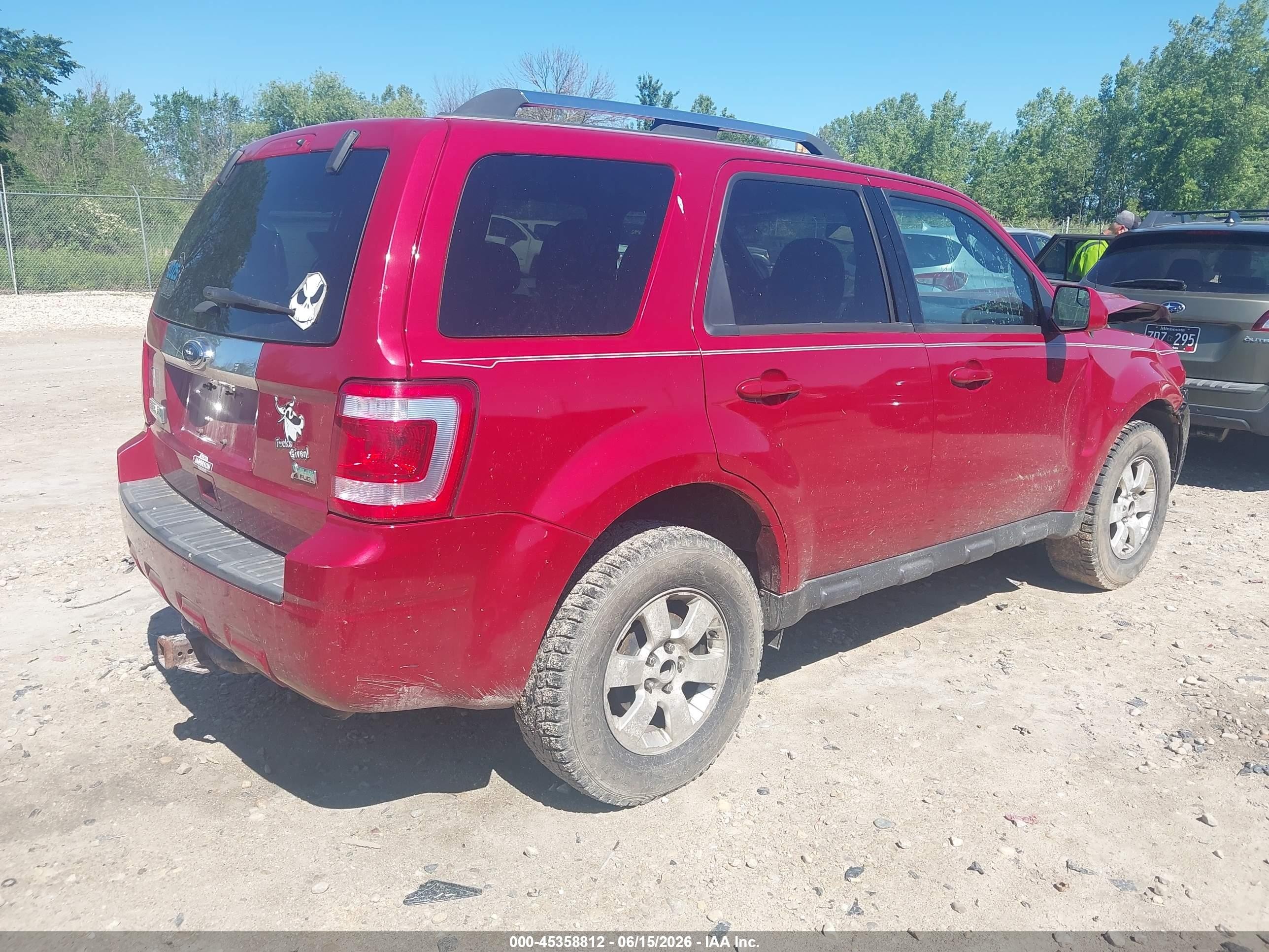 2011 Ford Escape Limited Red vin: 1FMCU0EG8BKB73680