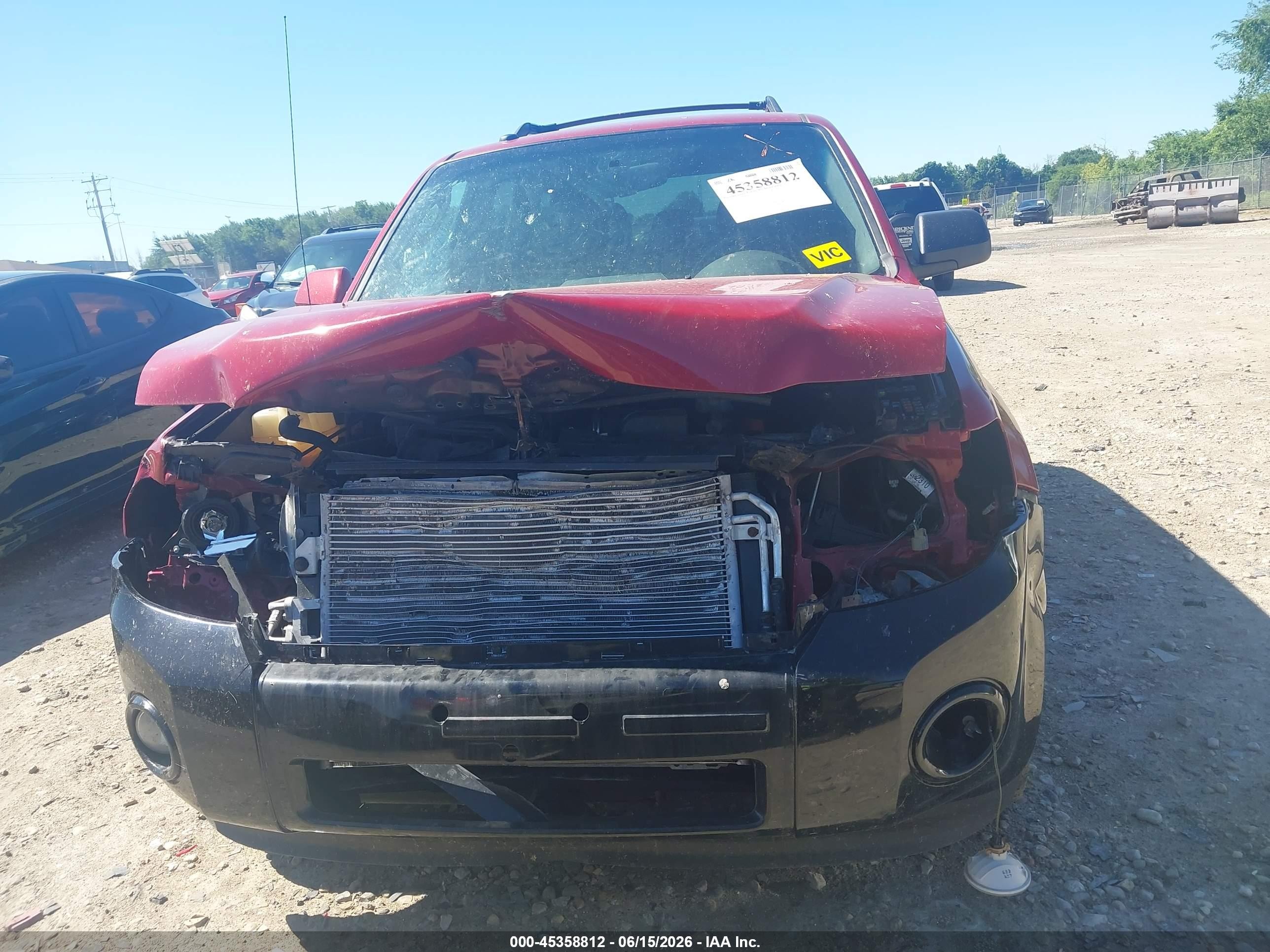 2011 Ford Escape Limited Red vin: 1FMCU0EG8BKB73680
