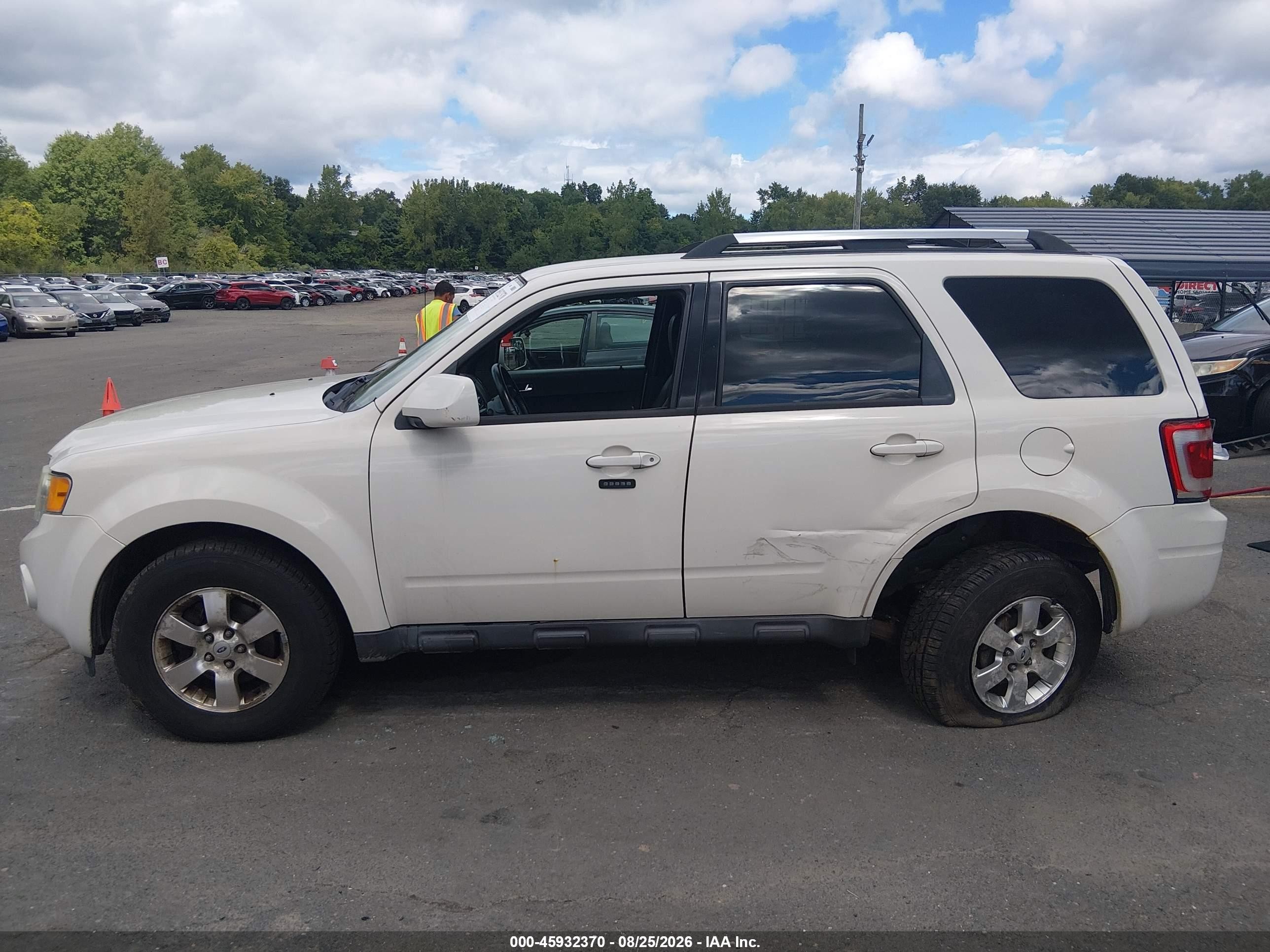 2011 Ford Escape Limited White vin: 1FMCU0EG8BKB94321