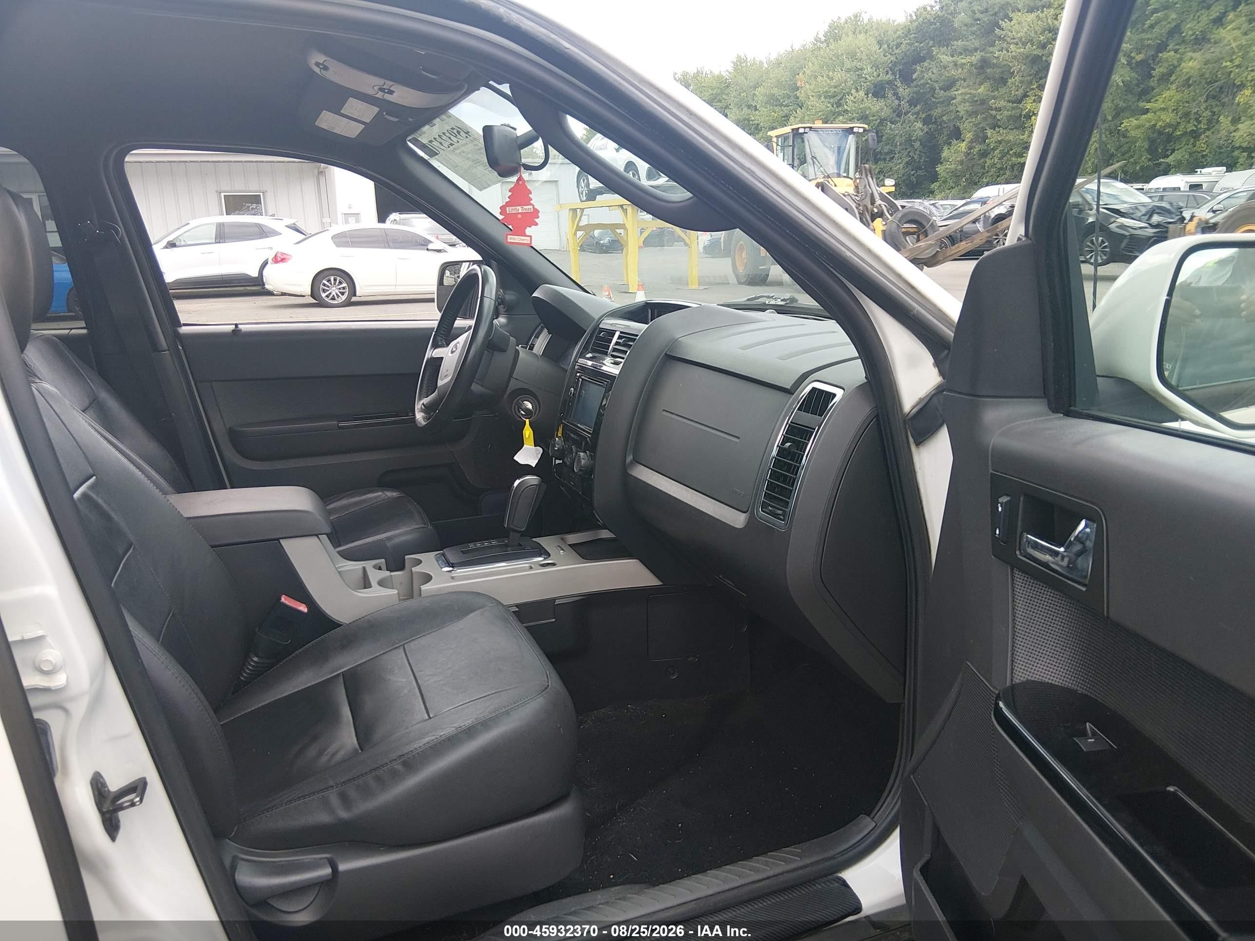 2011 Ford Escape Limited White vin: 1FMCU0EG8BKB94321
