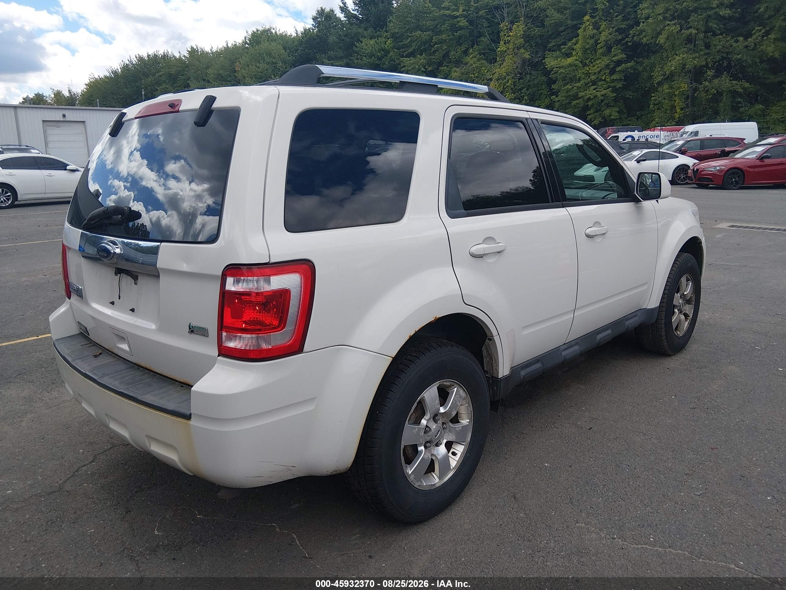 2011 Ford Escape Limited White vin: 1FMCU0EG8BKB94321