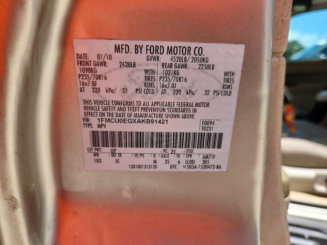 2010 Ford Escape Limited Золотой vin: 1FMCU0EGXAKB91421