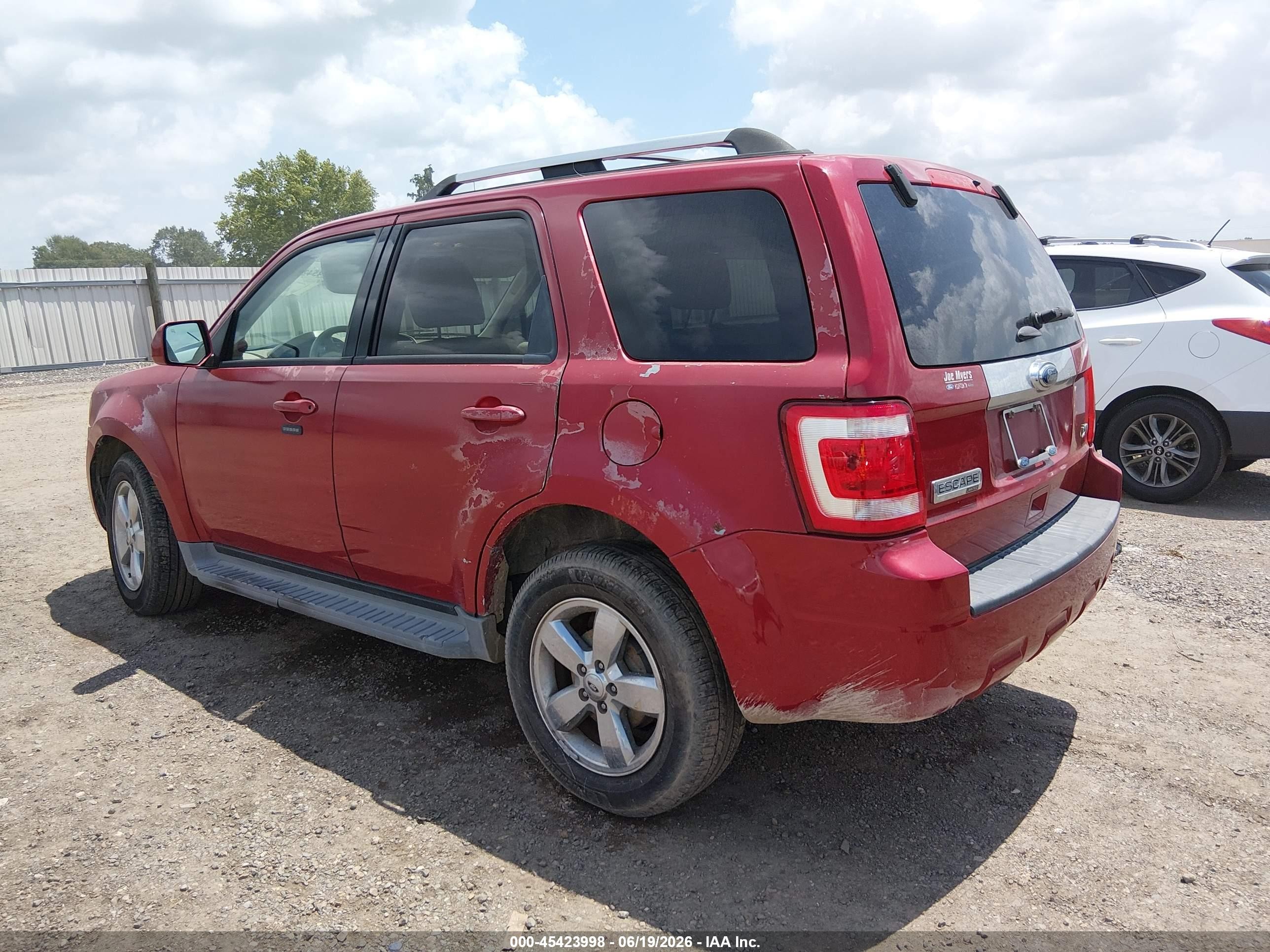2011 Ford Escape Limited Red vin: 1FMCU0EGXBKB72305