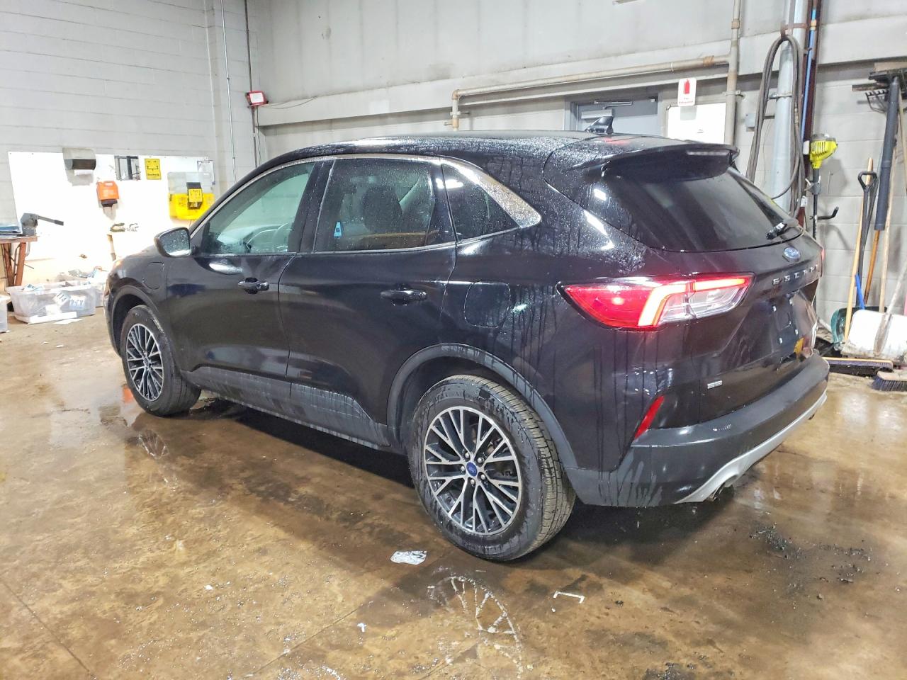 2022 Ford Escape Se Черный vin: 1FMCU0EZ9NUA83755