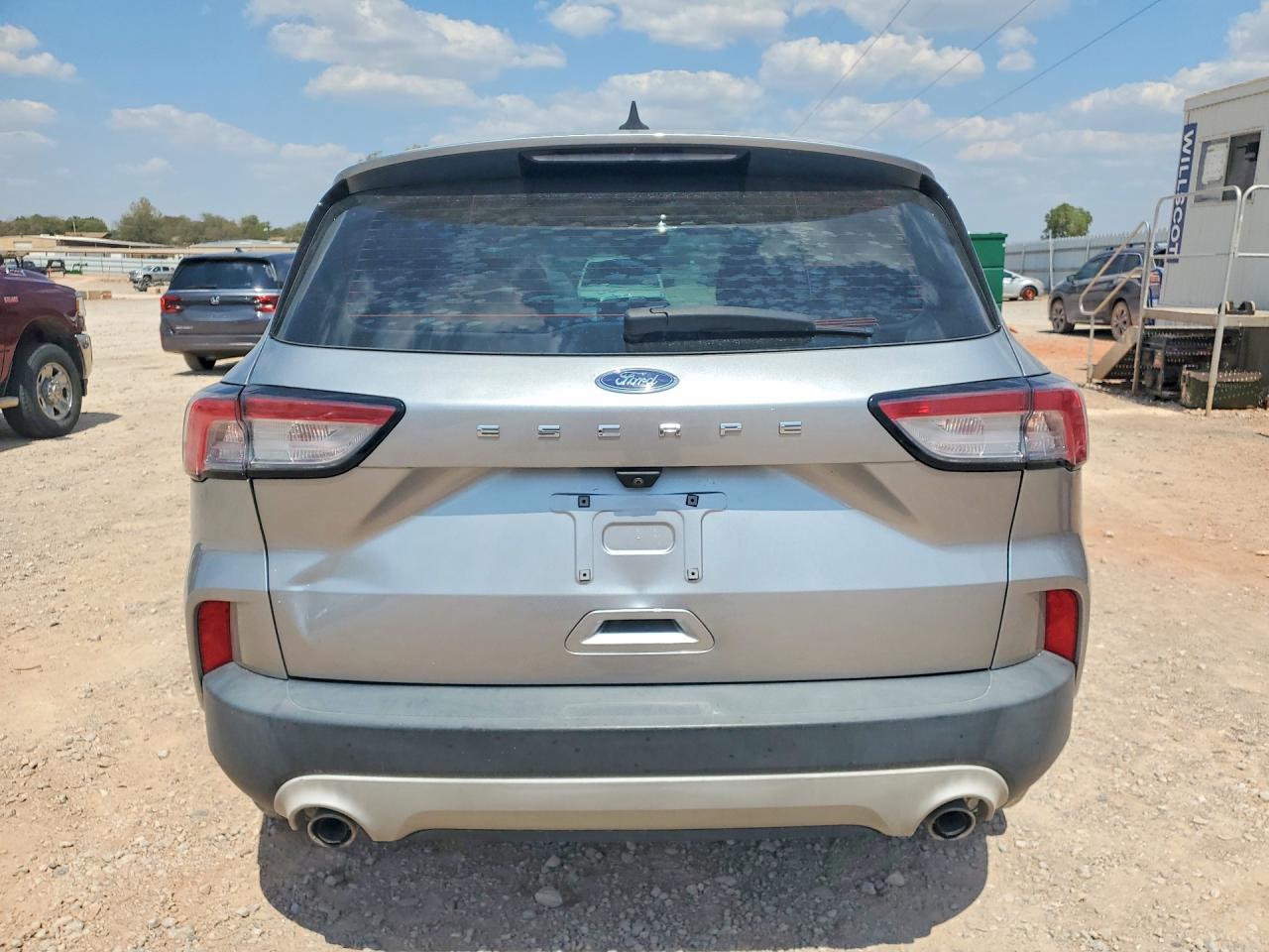 2022 Ford Escape S Серебряный vin: 1FMCU0F62NUA12708
