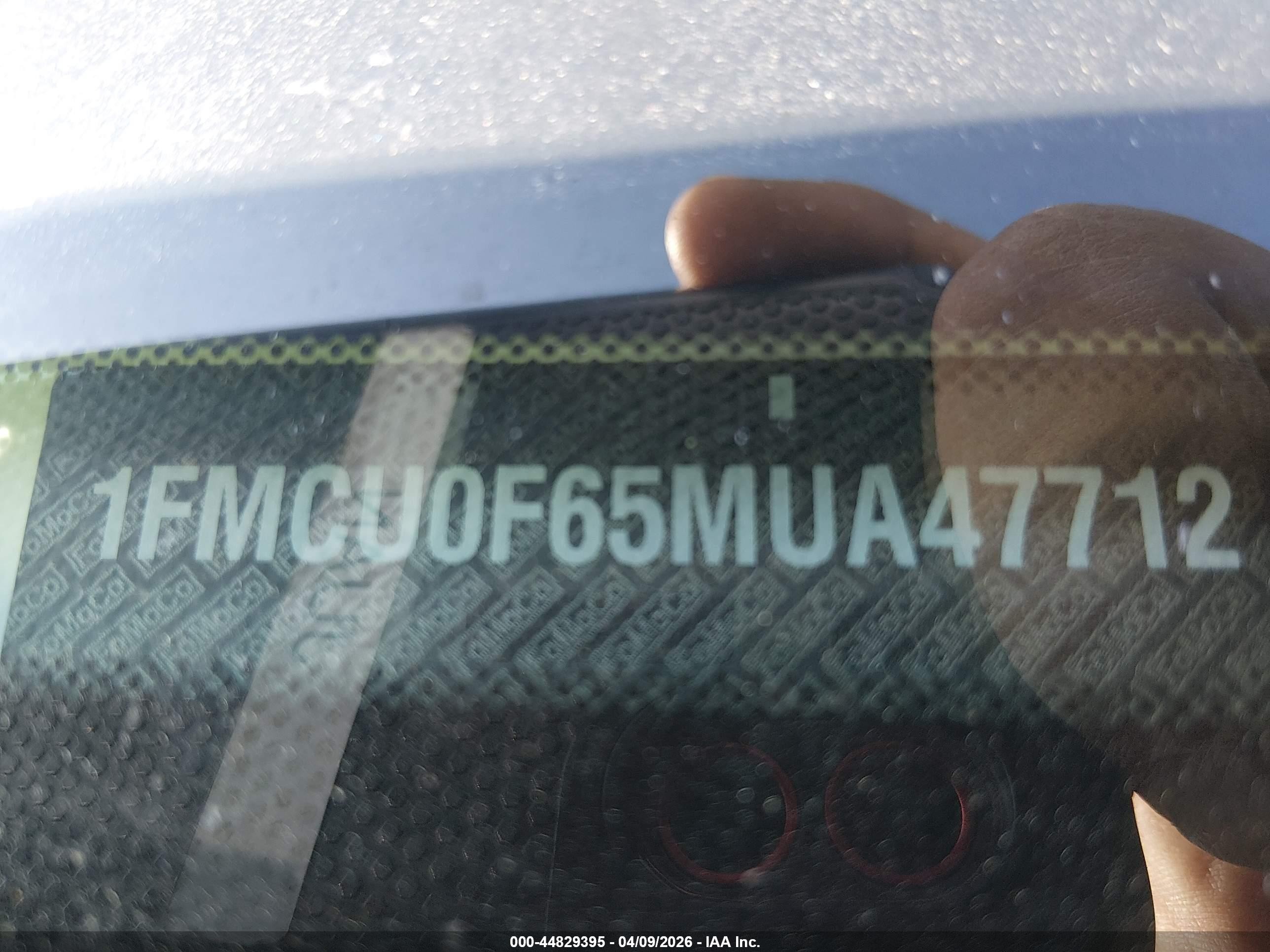 2021 Ford Escape S Белый vin: 1FMCU0F65MUA47712