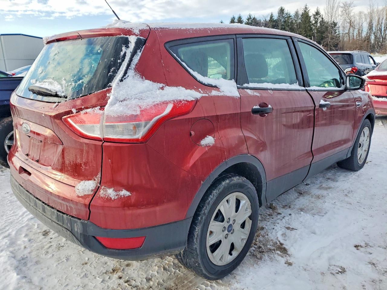 2014 Ford Escape S Red vin: 1FMCU0F70EUB91338