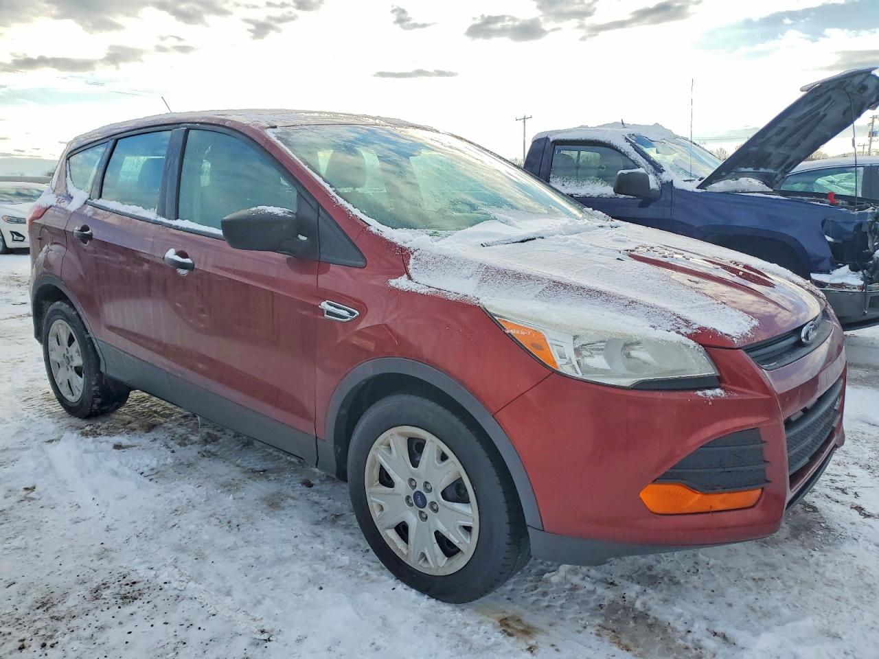 2014 Ford Escape S Red vin: 1FMCU0F70EUB91338