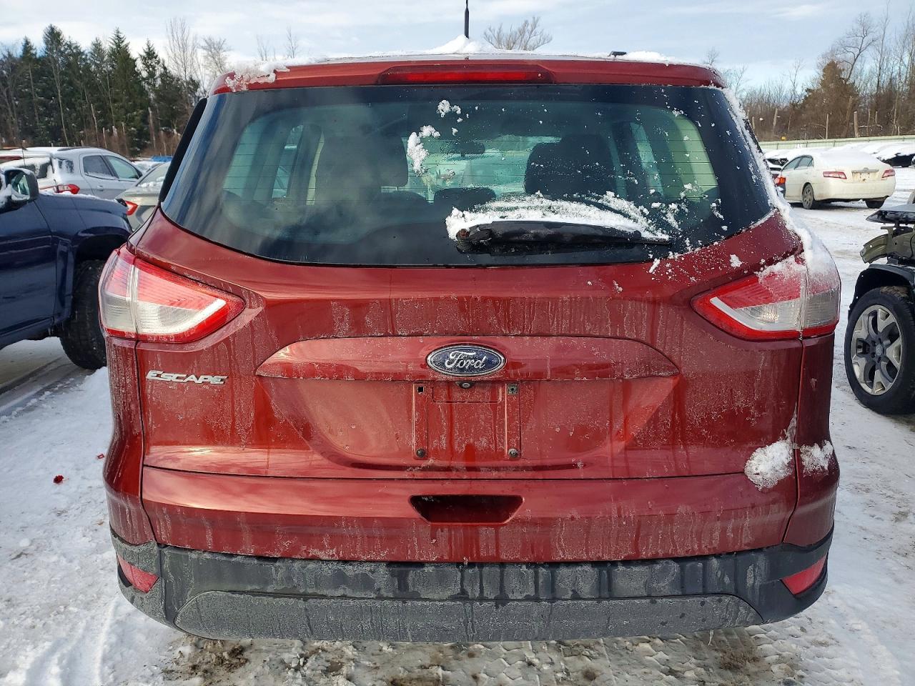 2014 Ford Escape S Red vin: 1FMCU0F70EUB91338