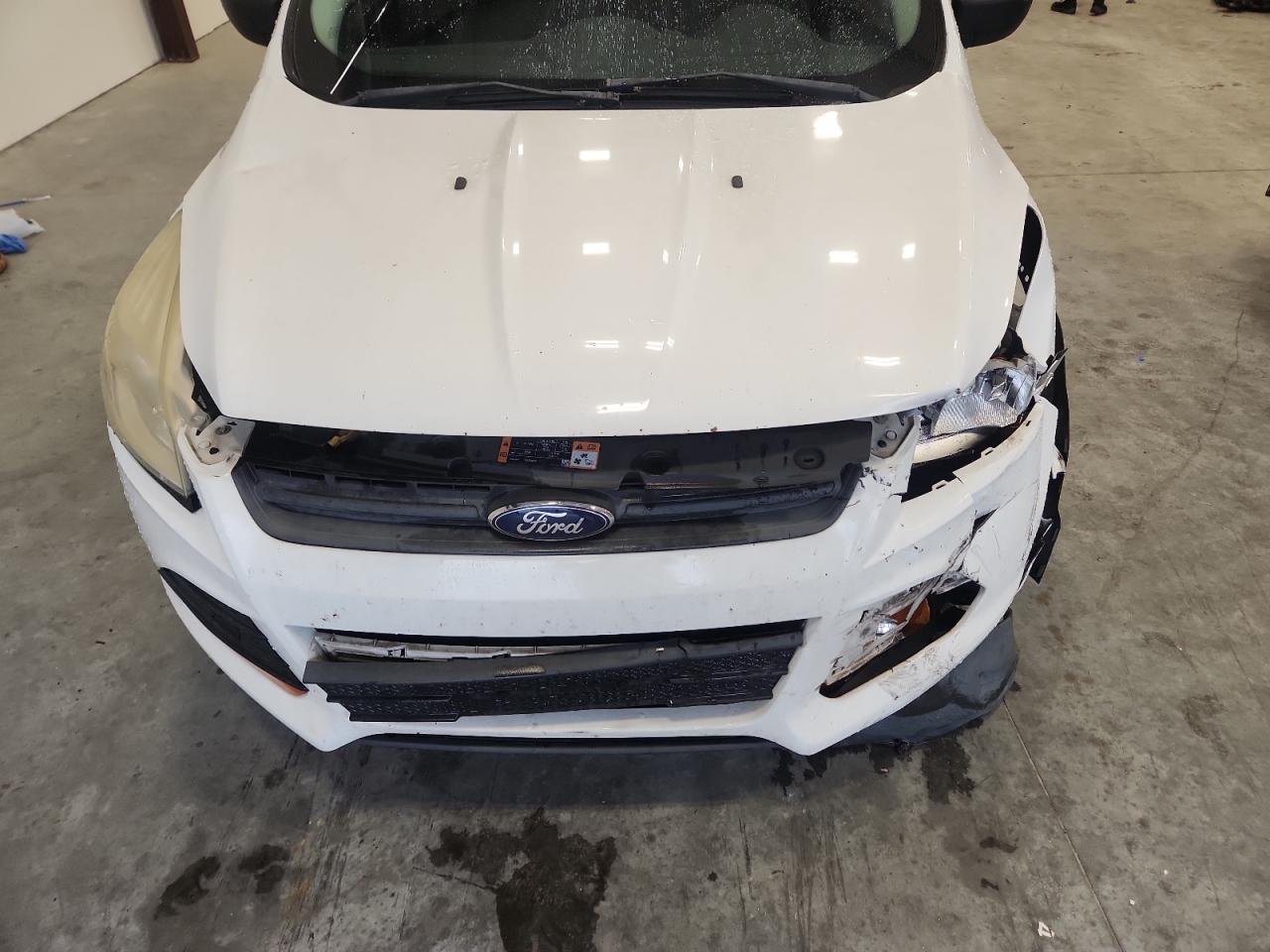 2014 Ford Escape S White vin: 1FMCU0F70EUC16979