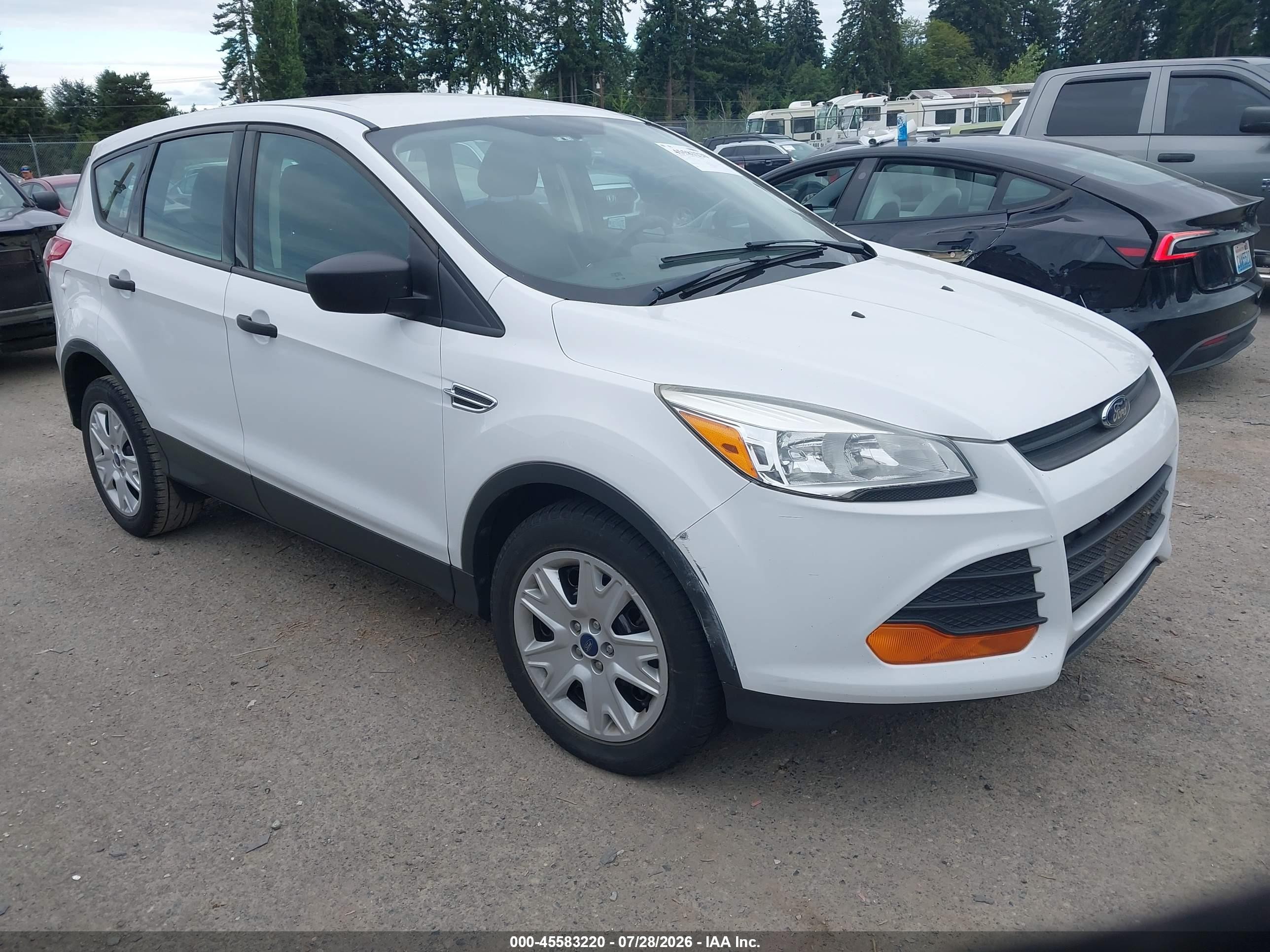 2014 Ford Escape S White vin: 1FMCU0F70EUC68998