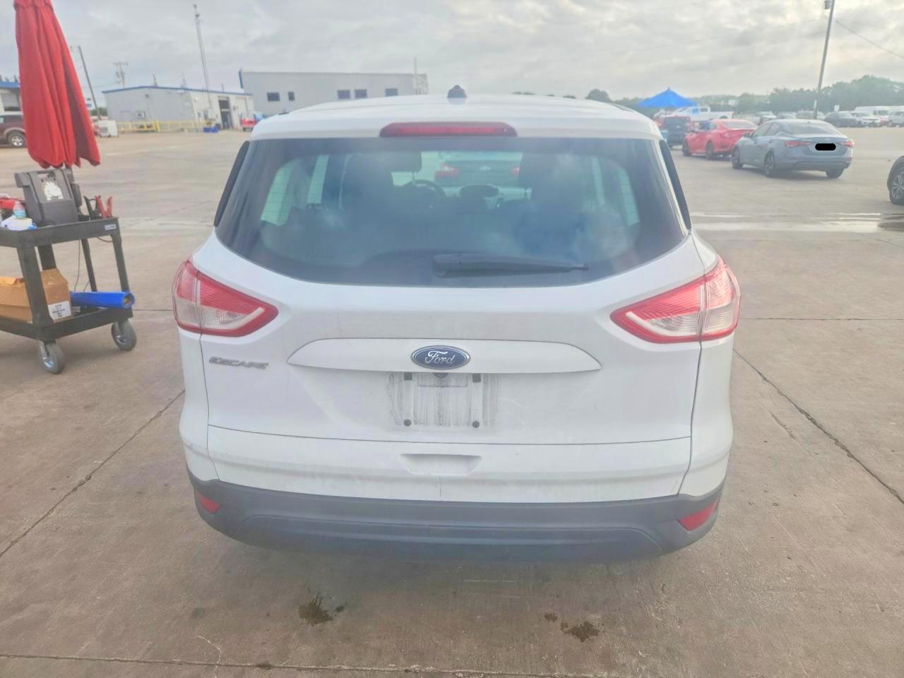 2014 Ford Escape S White vin: 1FMCU0F70EUC75305