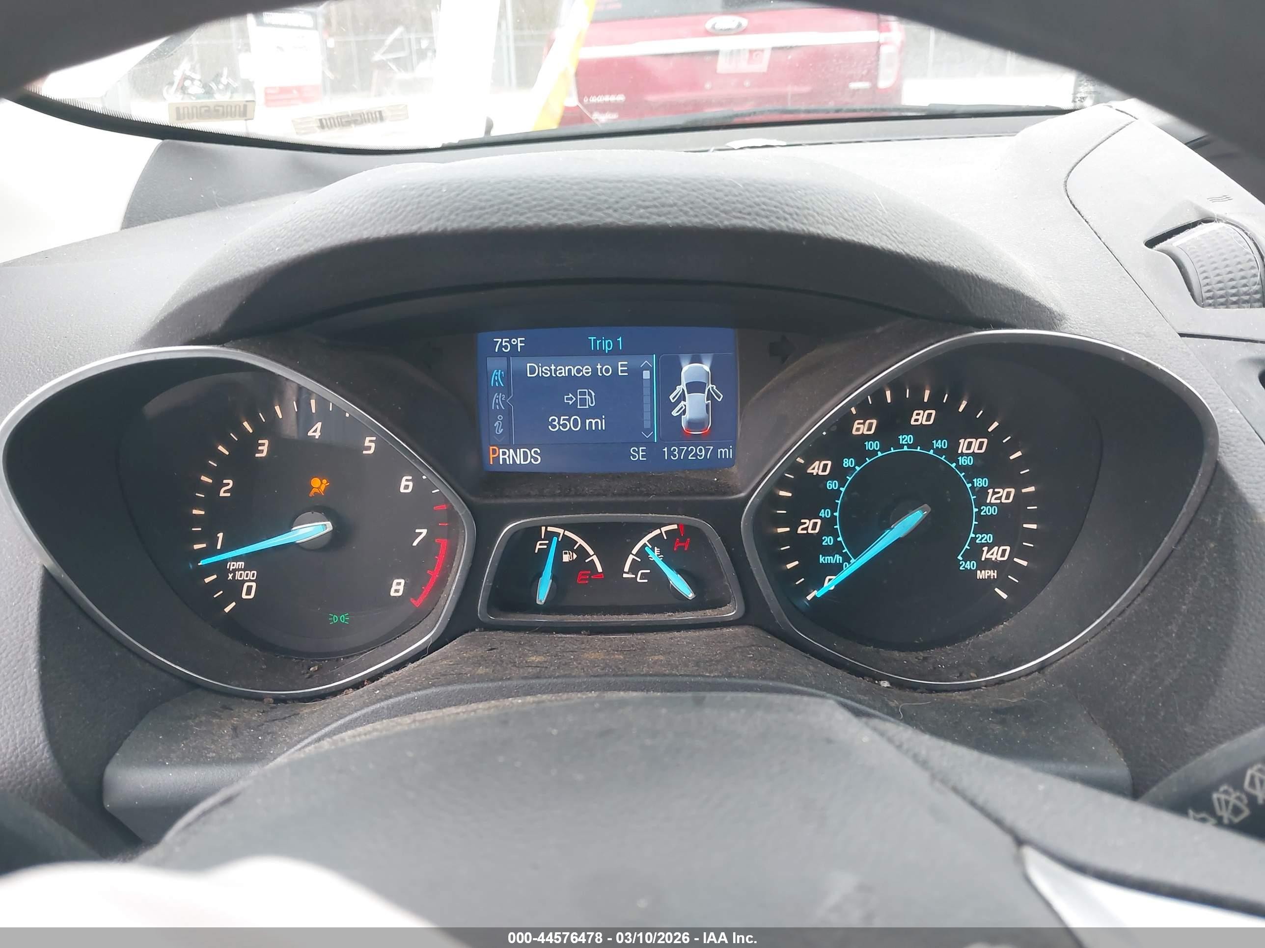 2014 Ford Escape S Серебряный vin: 1FMCU0F70EUD37317