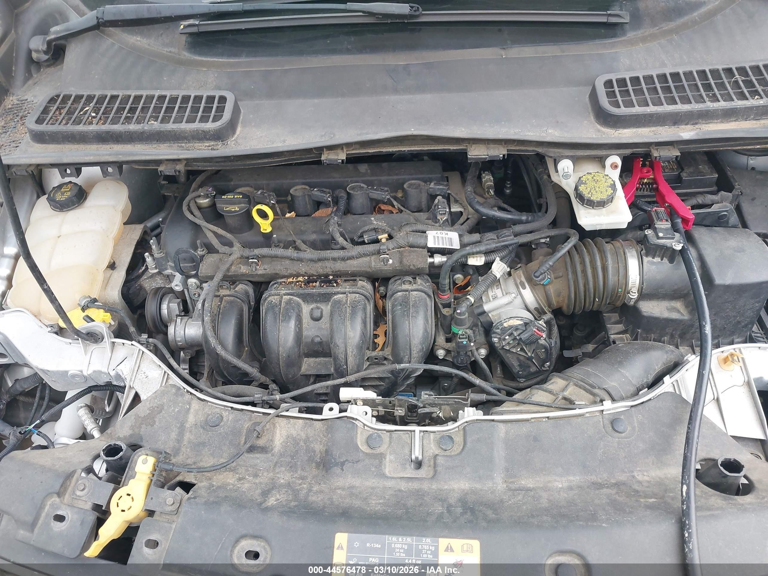 2014 Ford Escape S Серебряный vin: 1FMCU0F70EUD37317