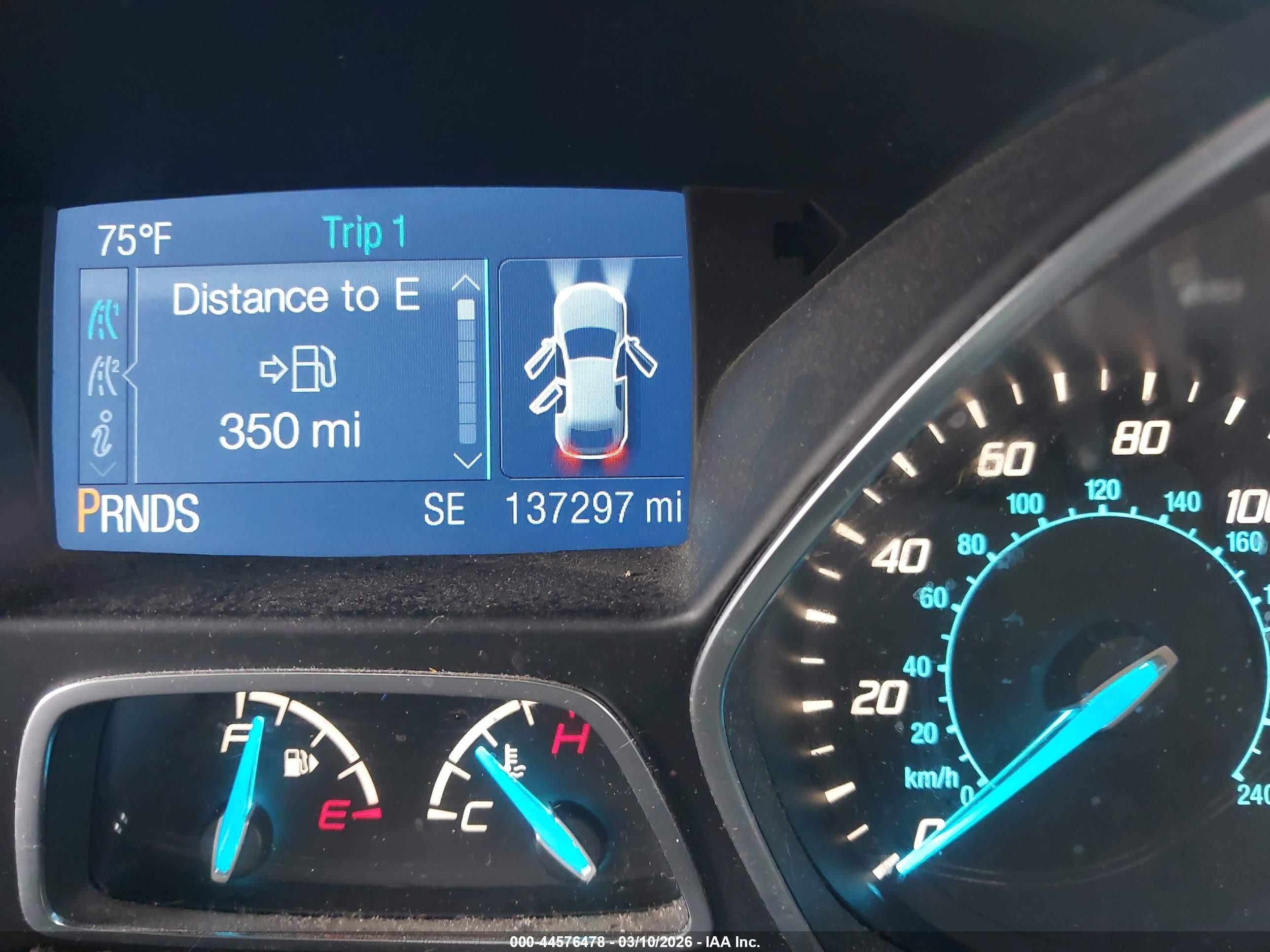 2014 Ford Escape S Серебряный vin: 1FMCU0F70EUD37317