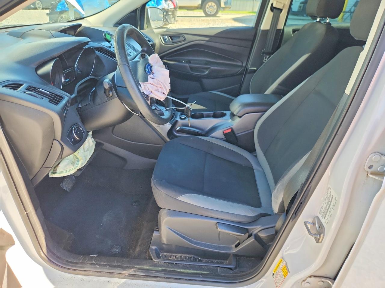 2014 Ford Escape S White vin: 1FMCU0F70EUE06510