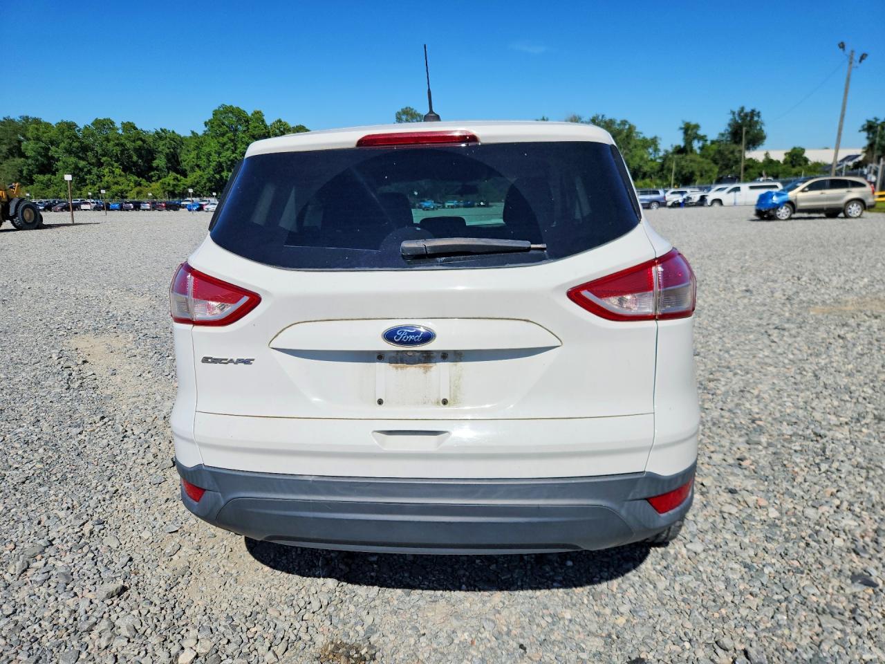 2014 Ford Escape S White vin: 1FMCU0F70EUE06510