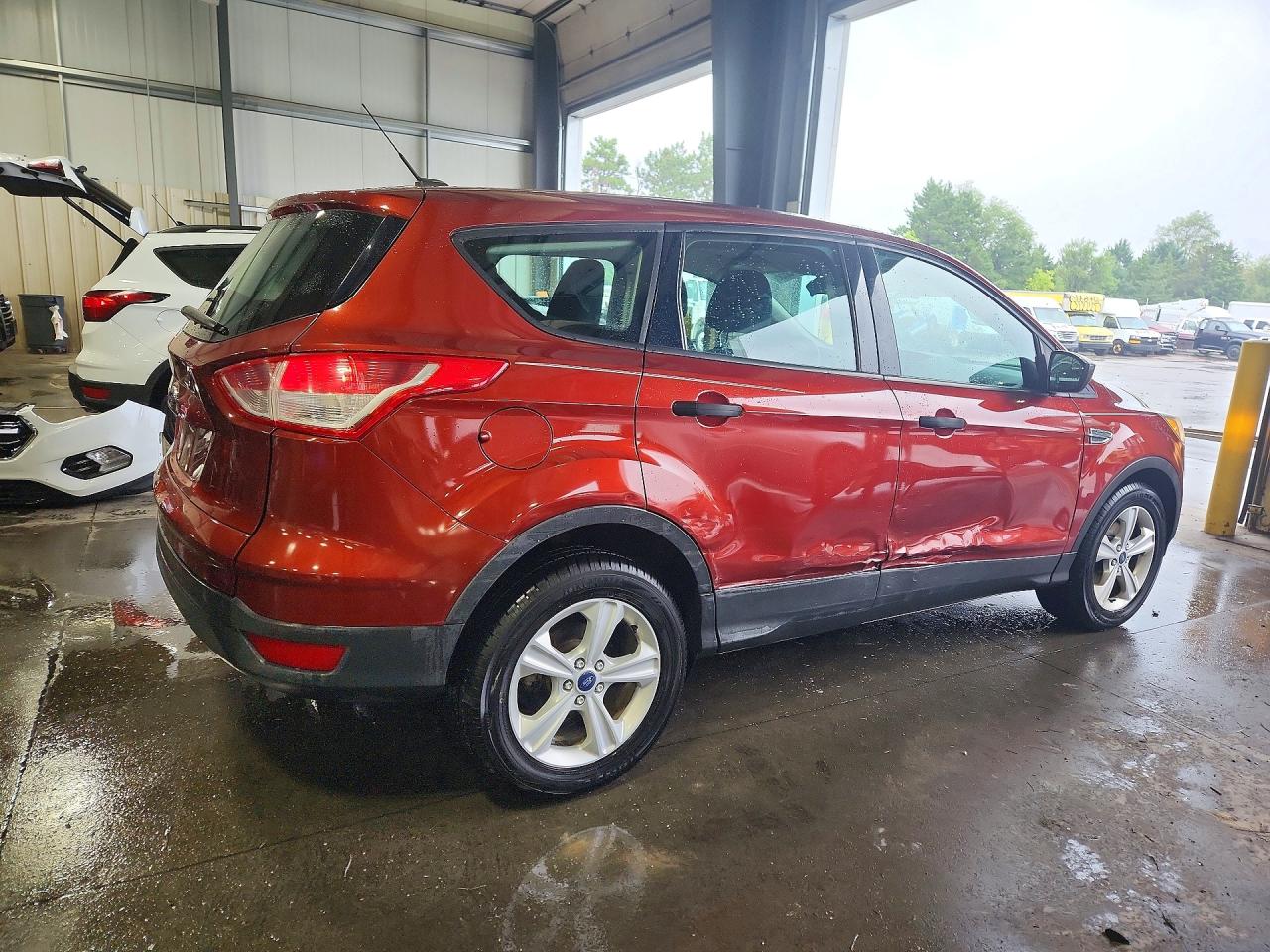 2014 Ford Escape S Темно-бордовый vin: 1FMCU0F70EUE07205