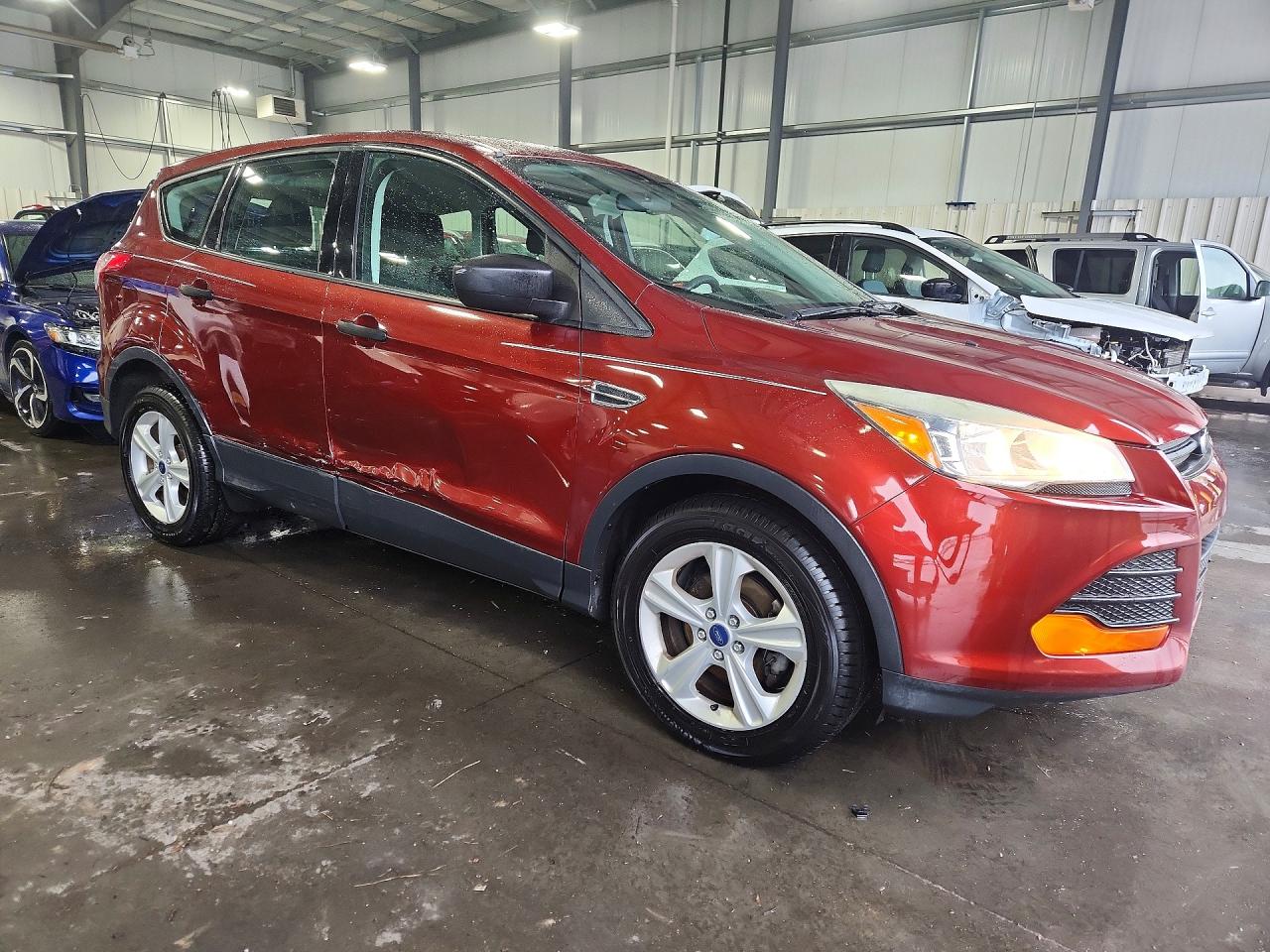 2014 Ford Escape S Темно-бордовый vin: 1FMCU0F70EUE07205