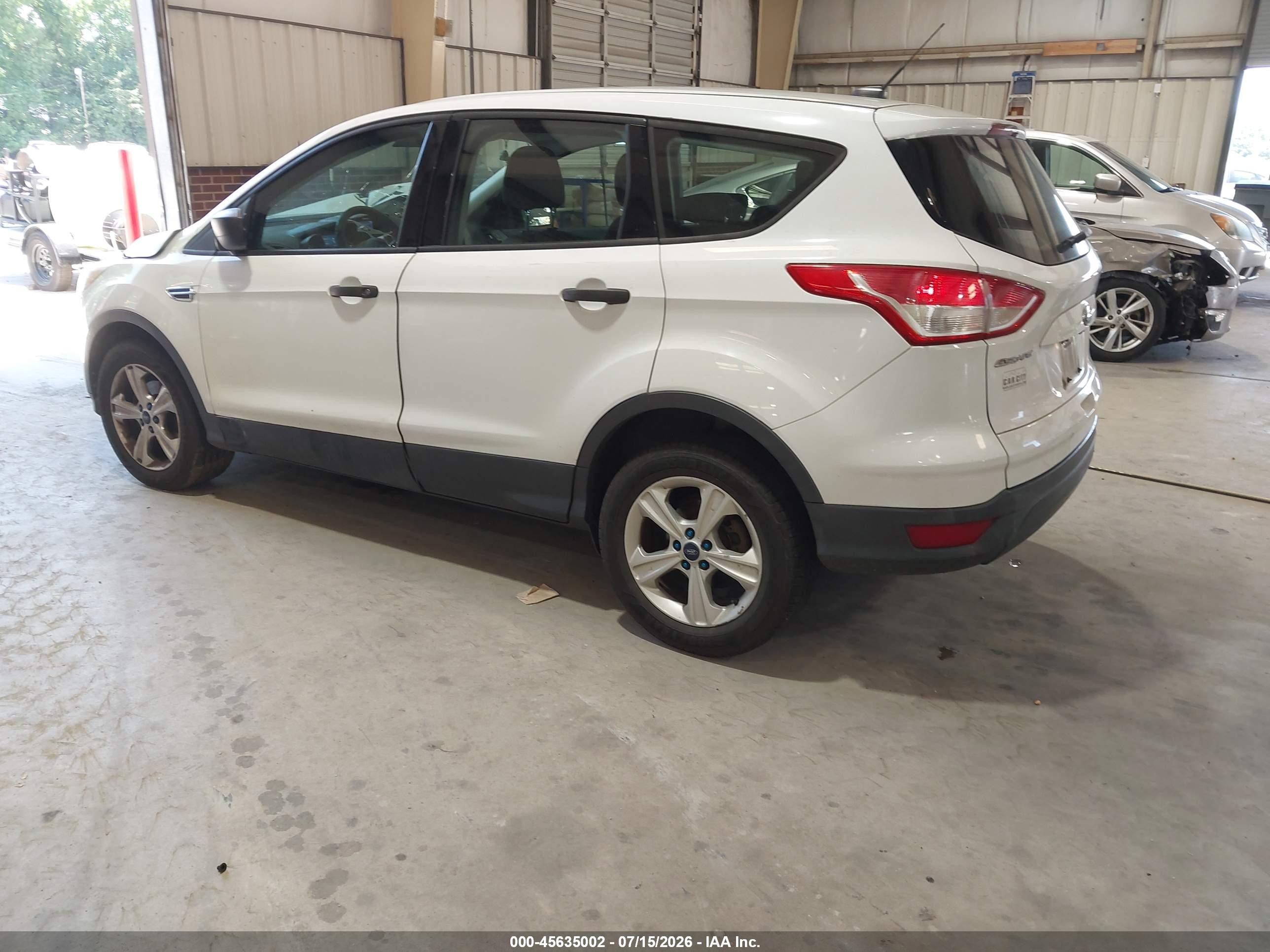 2014 Ford Escape S Белый vin: 1FMCU0F70EUE07625