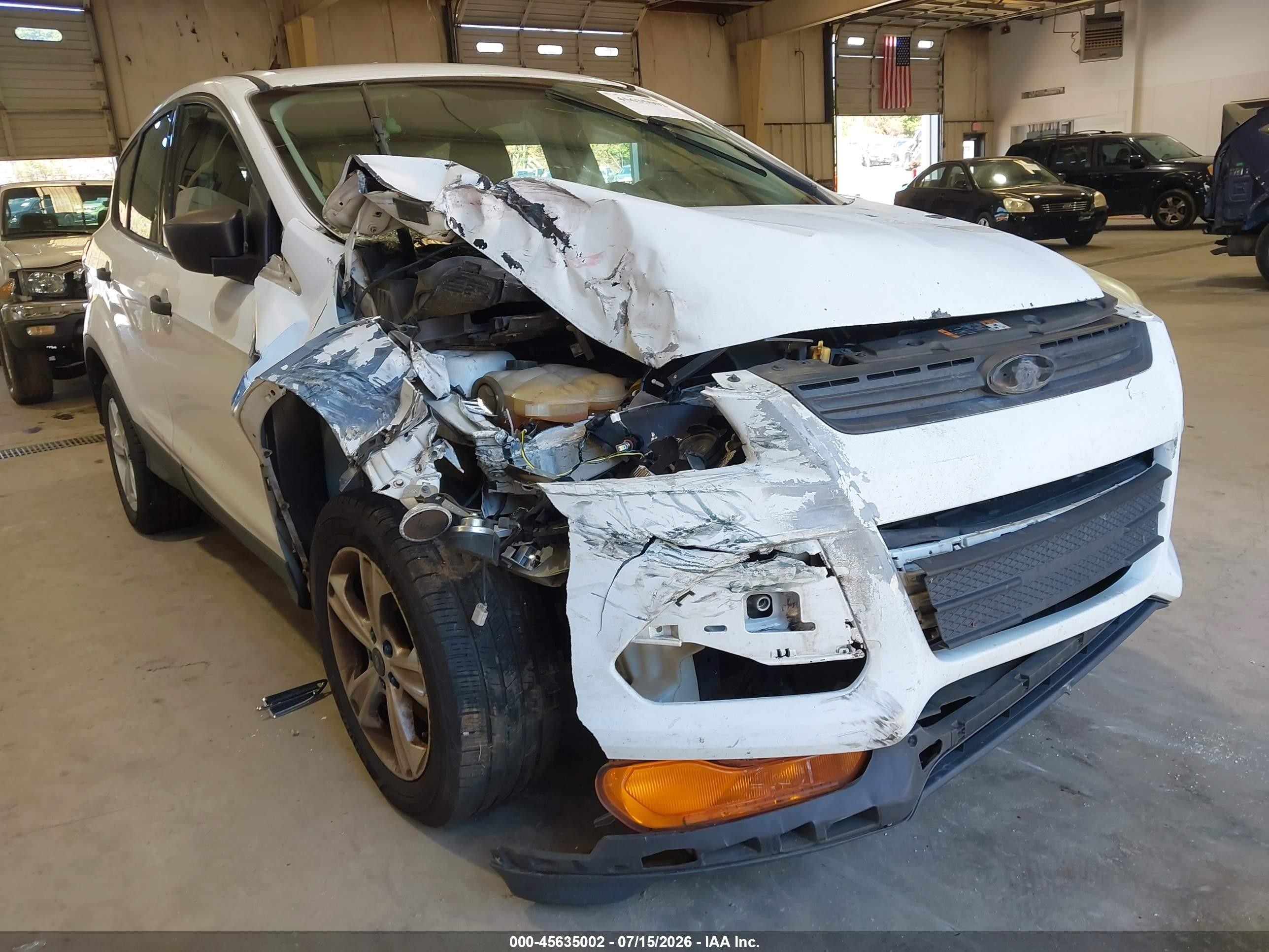2014 Ford Escape S Белый vin: 1FMCU0F70EUE07625
