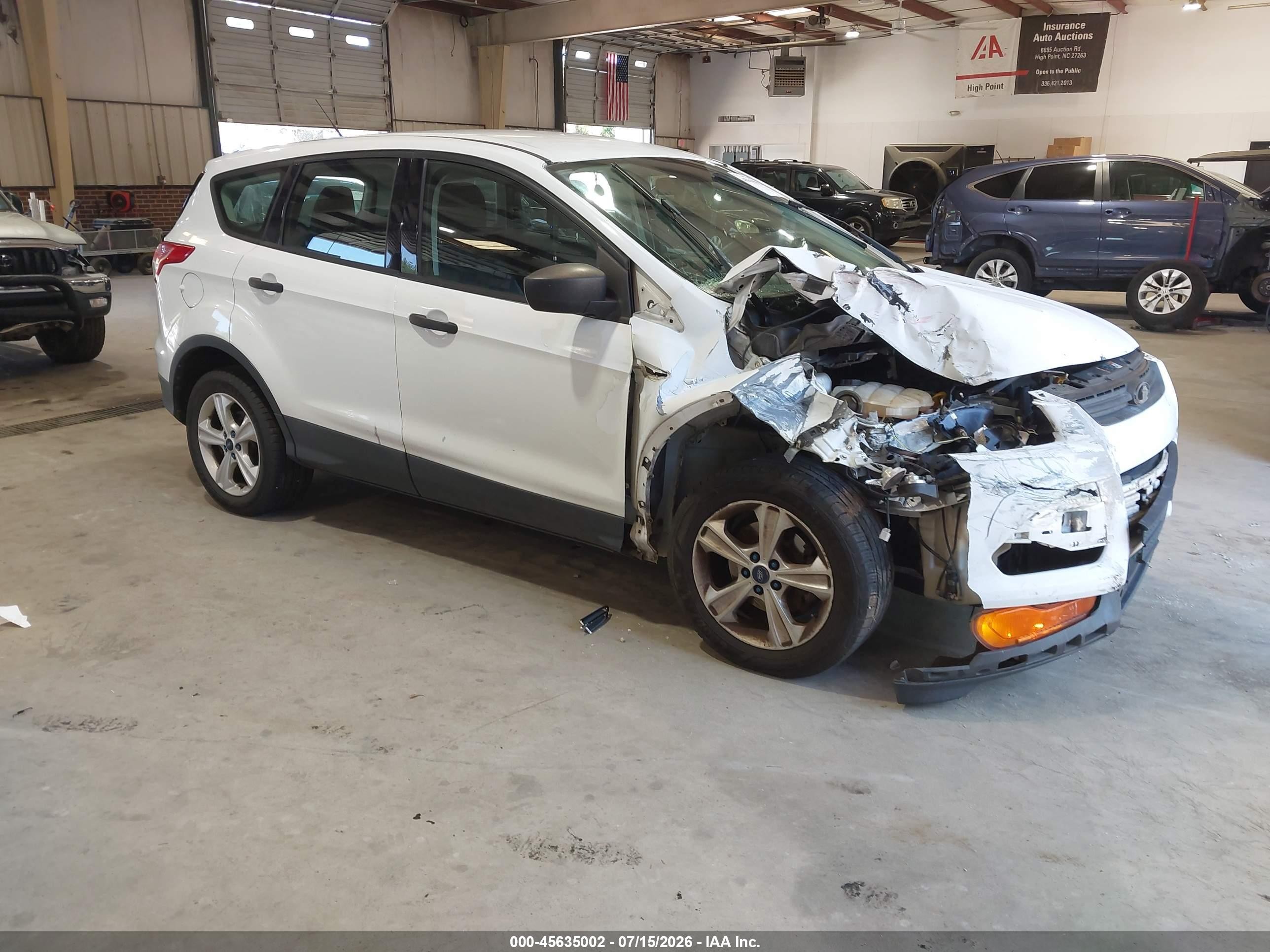 2014 Ford Escape S White vin: 1FMCU0F70EUE07625