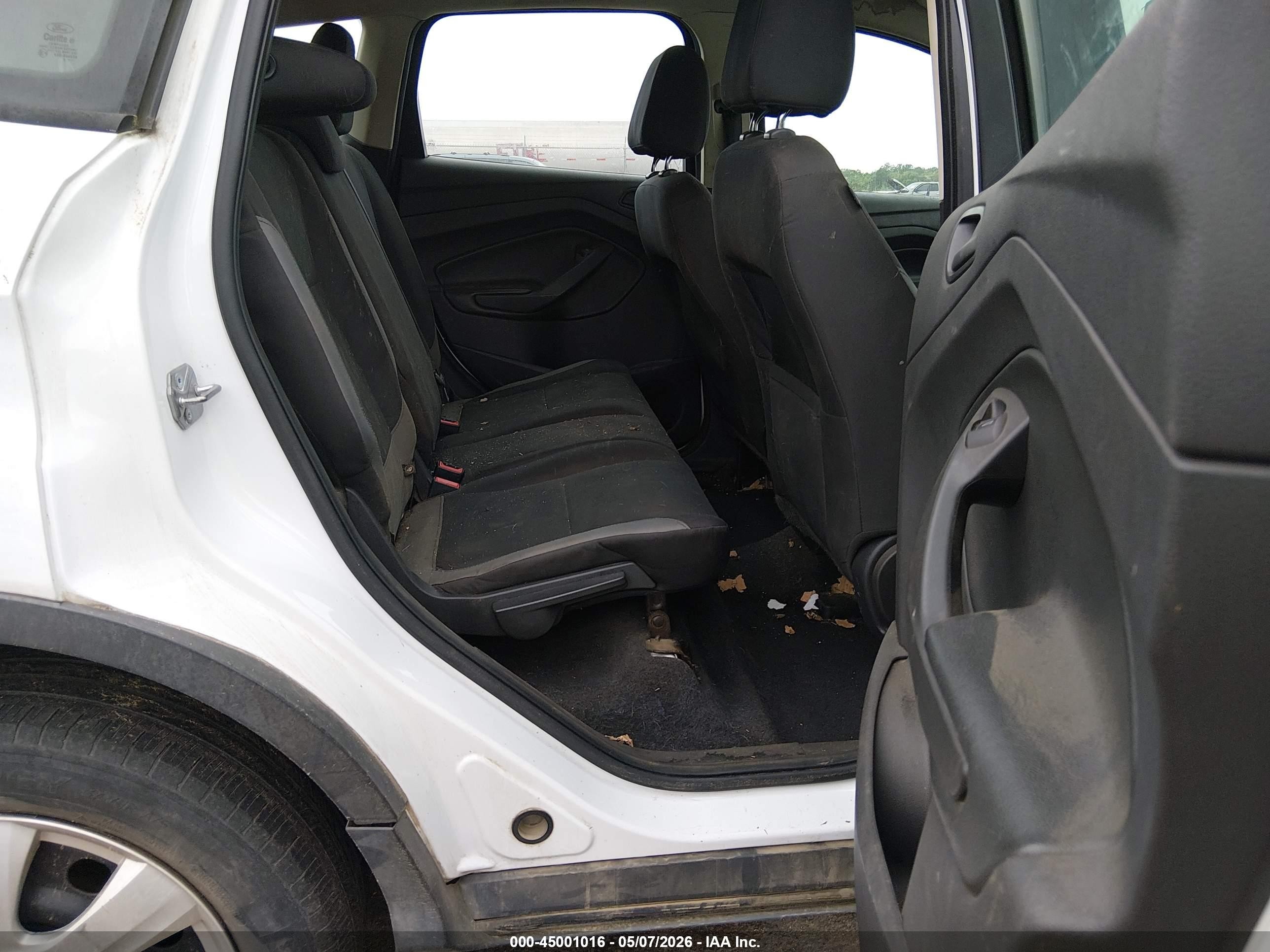2015 Ford Escape S White vin: 1FMCU0F70FUA57351