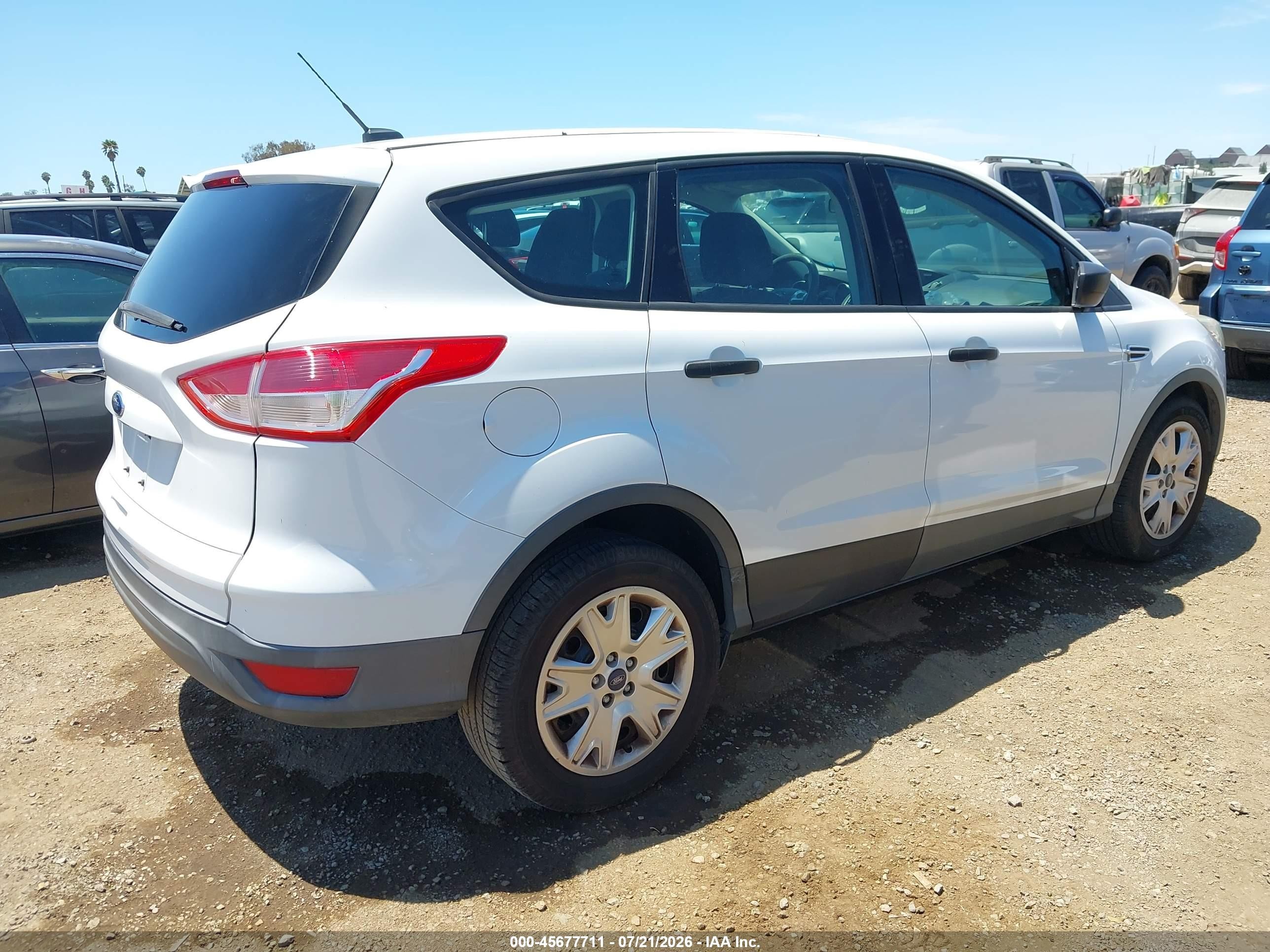 2015 Ford Escape S White vin: 1FMCU0F70FUC66475
