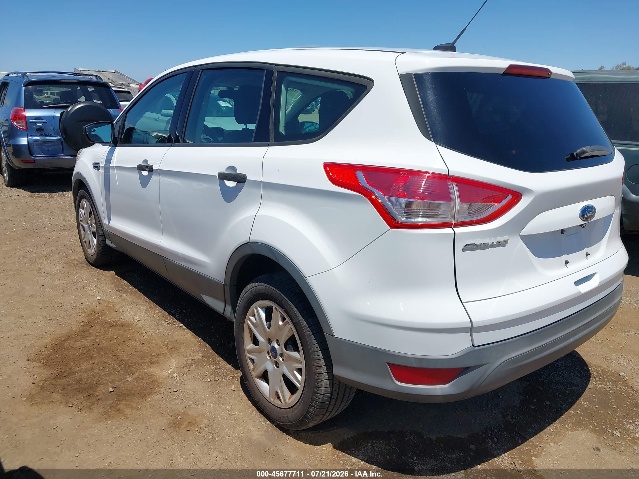 2015 Ford Escape S White vin: 1FMCU0F70FUC66475