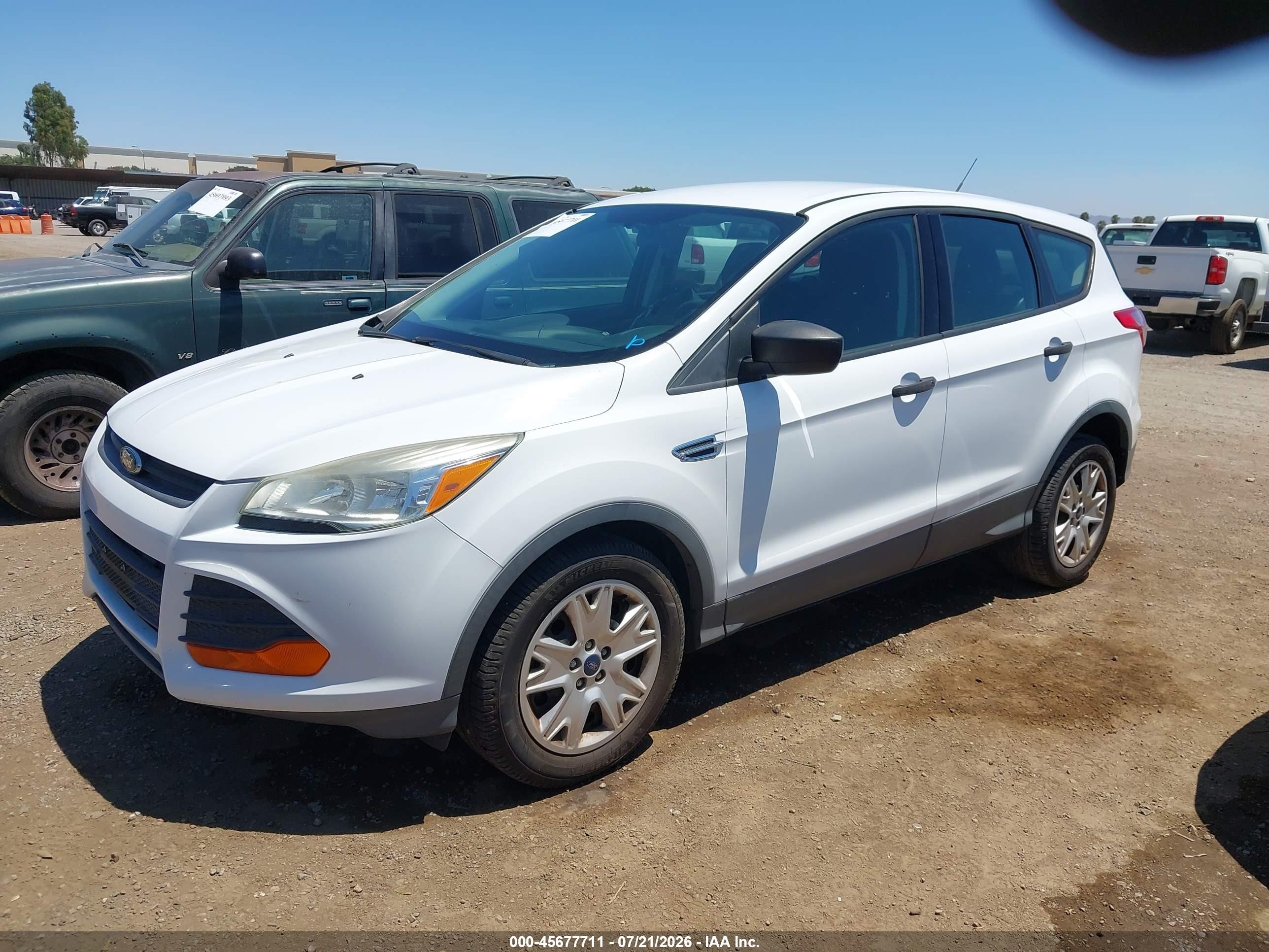 2015 Ford Escape S White vin: 1FMCU0F70FUC66475