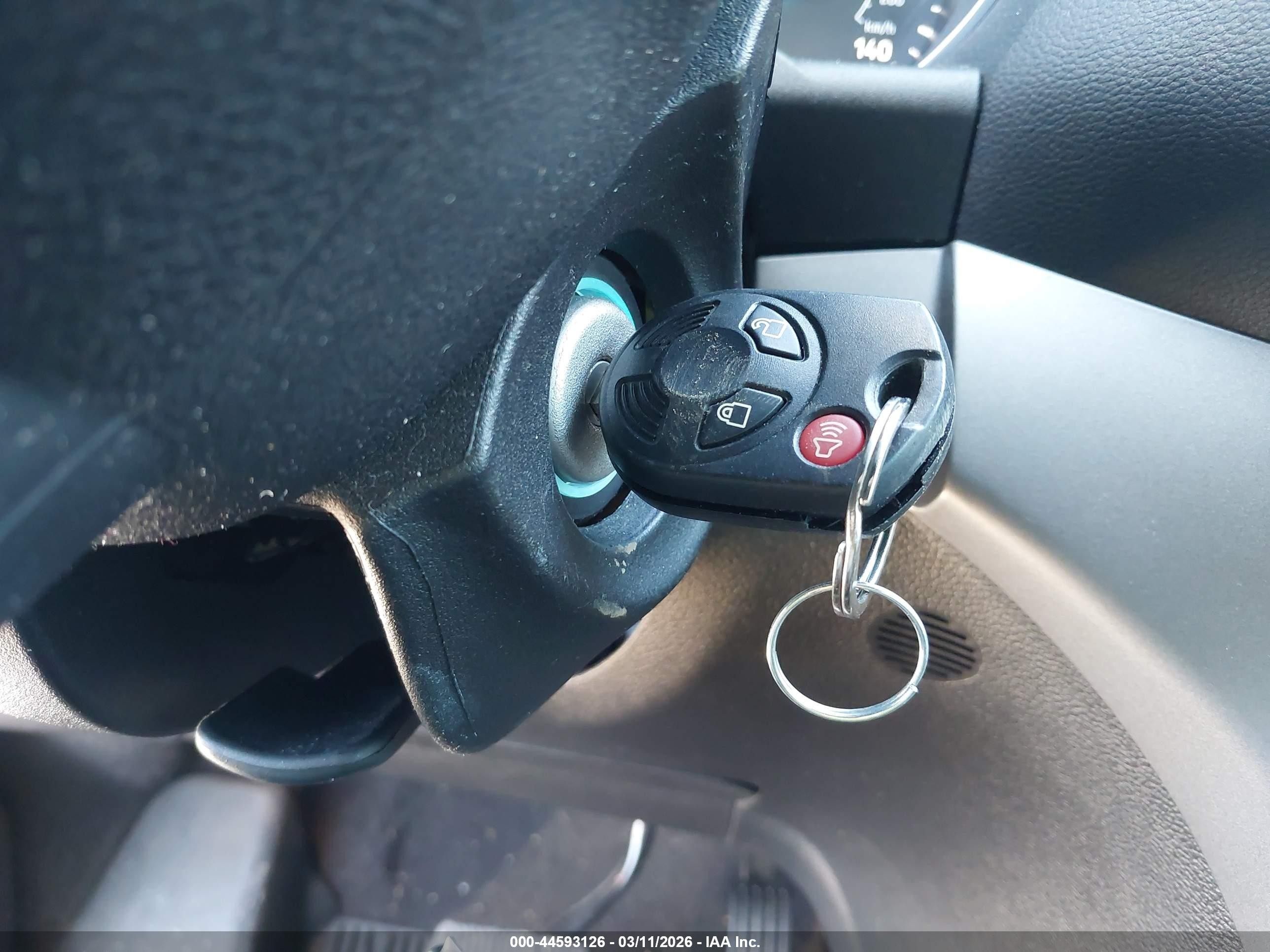 2018 Ford Escape S Белый vin: 1FMCU0F70JUA22253