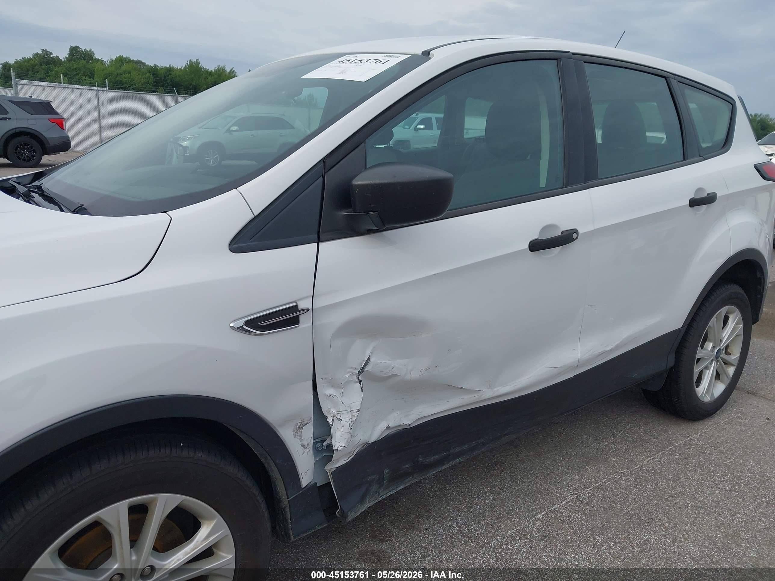 2019 Ford Escape S Белый vin: 1FMCU0F70KUB99855